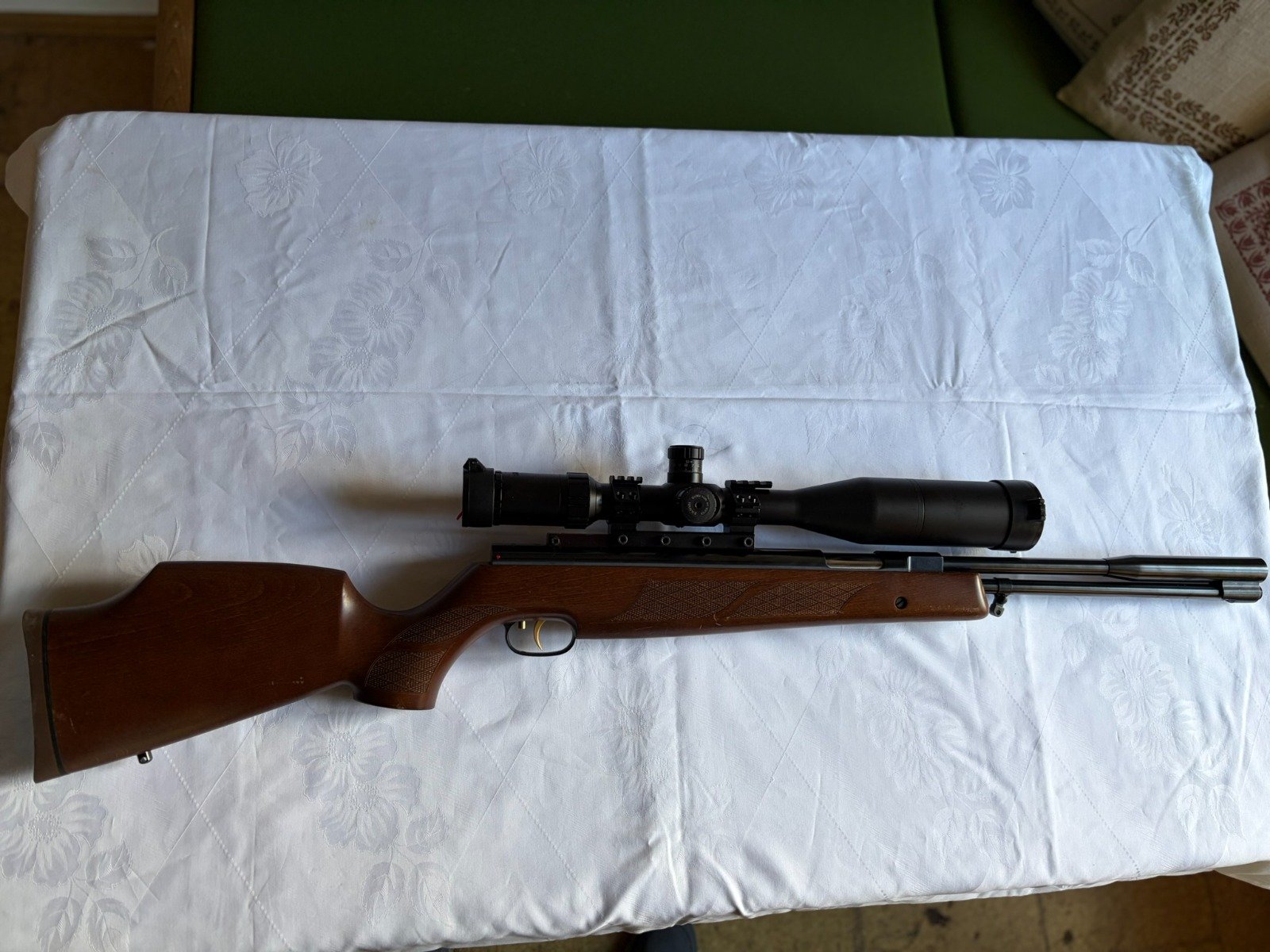 Weihrauch HW 97 K mit Zielfernrohr Hawke Sidewinder 4-16x50 – Bild 1