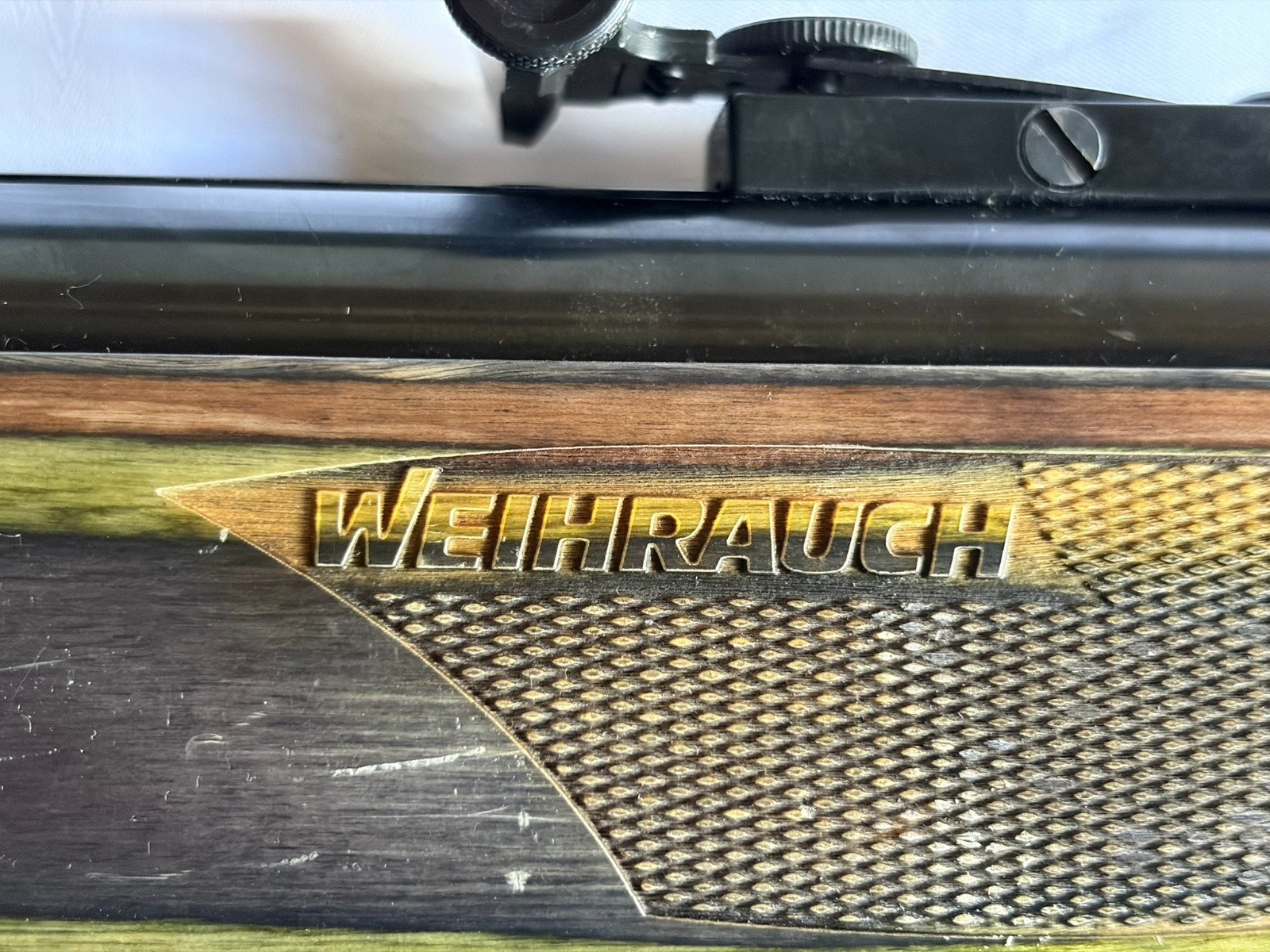 Weihrauch HW77K Cal.. 177´´/4,5 mm - Spezial Edition mit 3-farbigen Schichtholzschaft – Bild 3