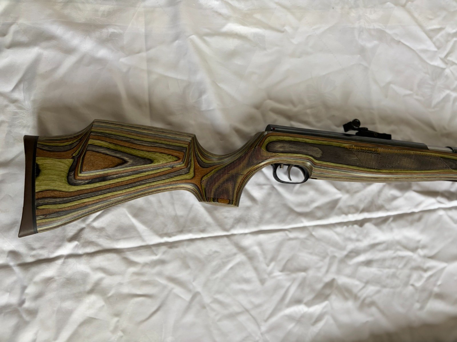 Weihrauch HW77K Cal.. 177´´/4,5 mm - Spezial Edition mit 3-farbigen Schichtholzschaft – Bild 1