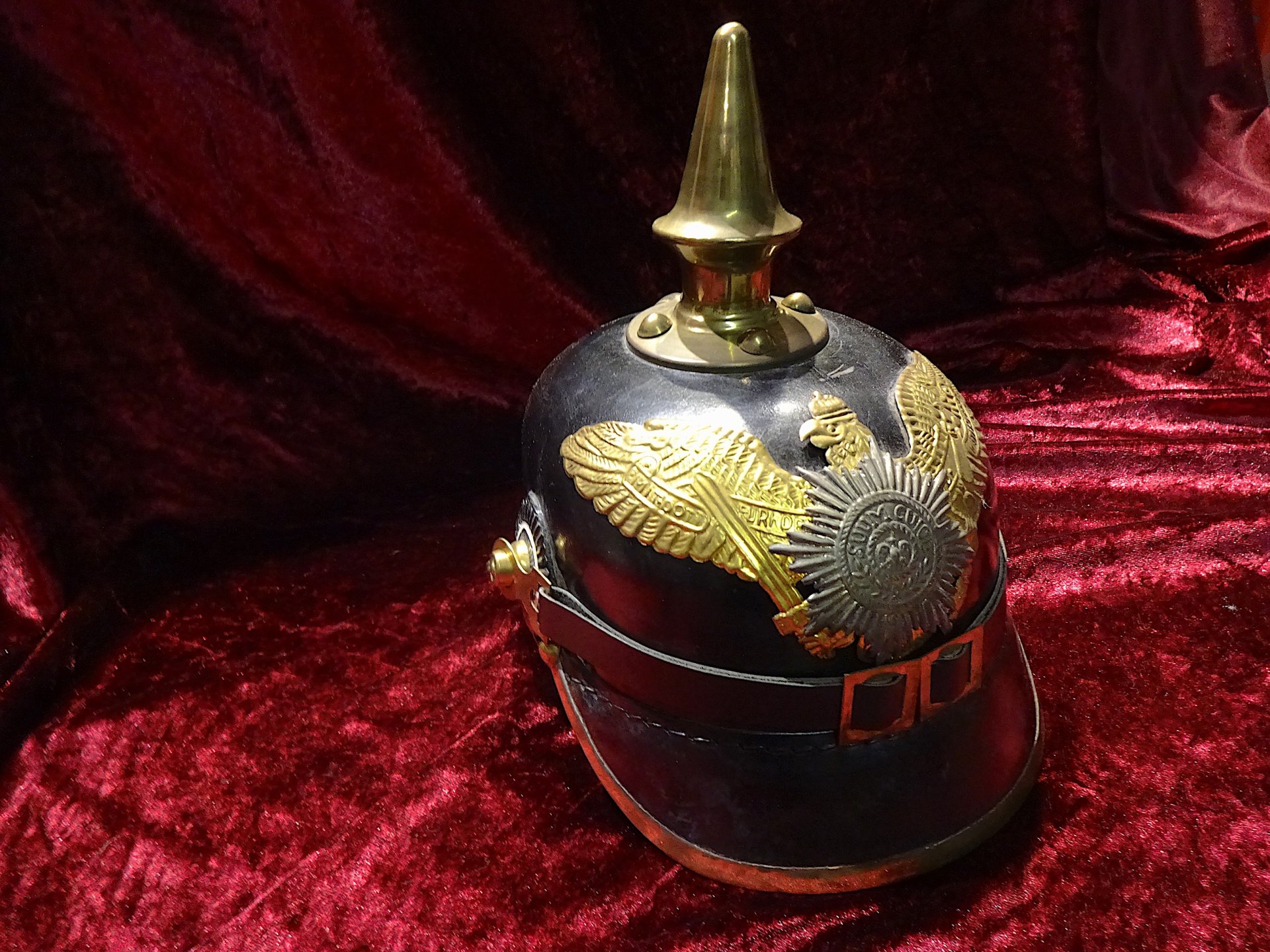 Garde Grenadier Pickelhaube – Bild 1
