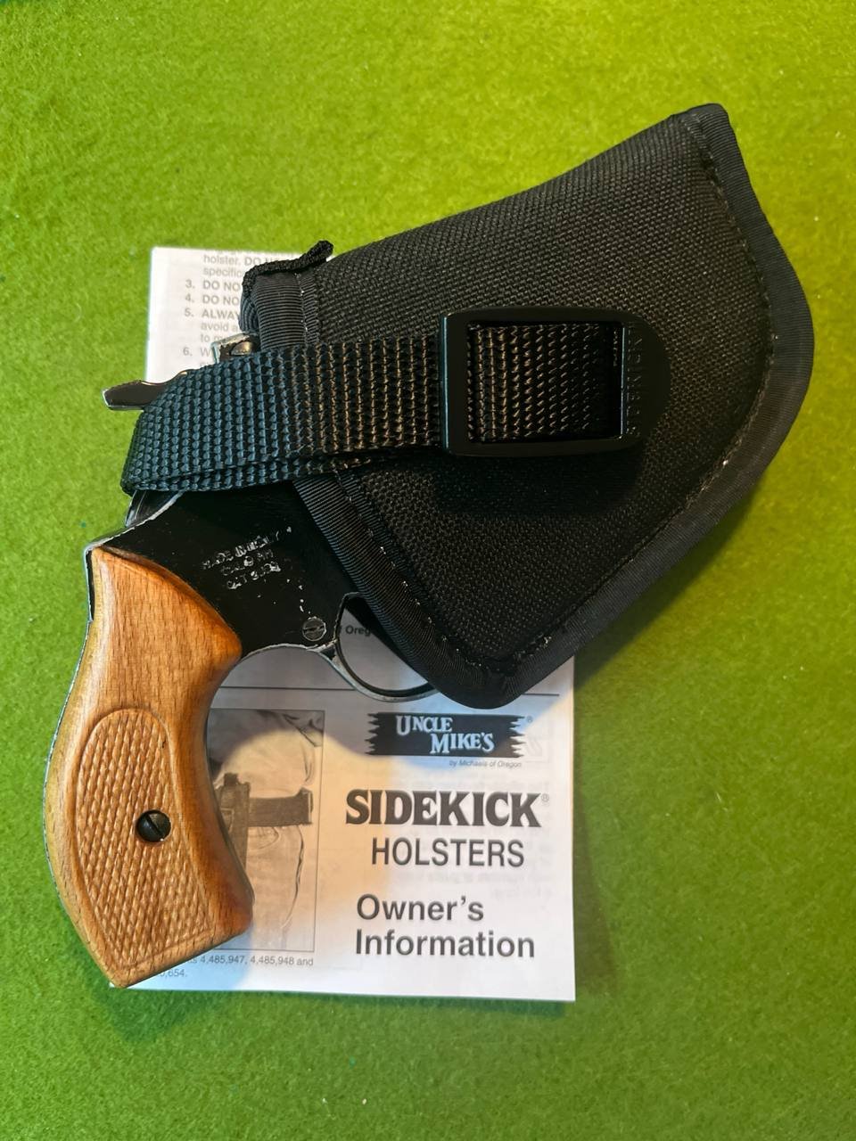 UNCLE MIKE'S SIDEKICK GÜRTELHOLSTER KLEINREVOLVER CHIEF J FRAME 1,5-2,0" – Bild 1
