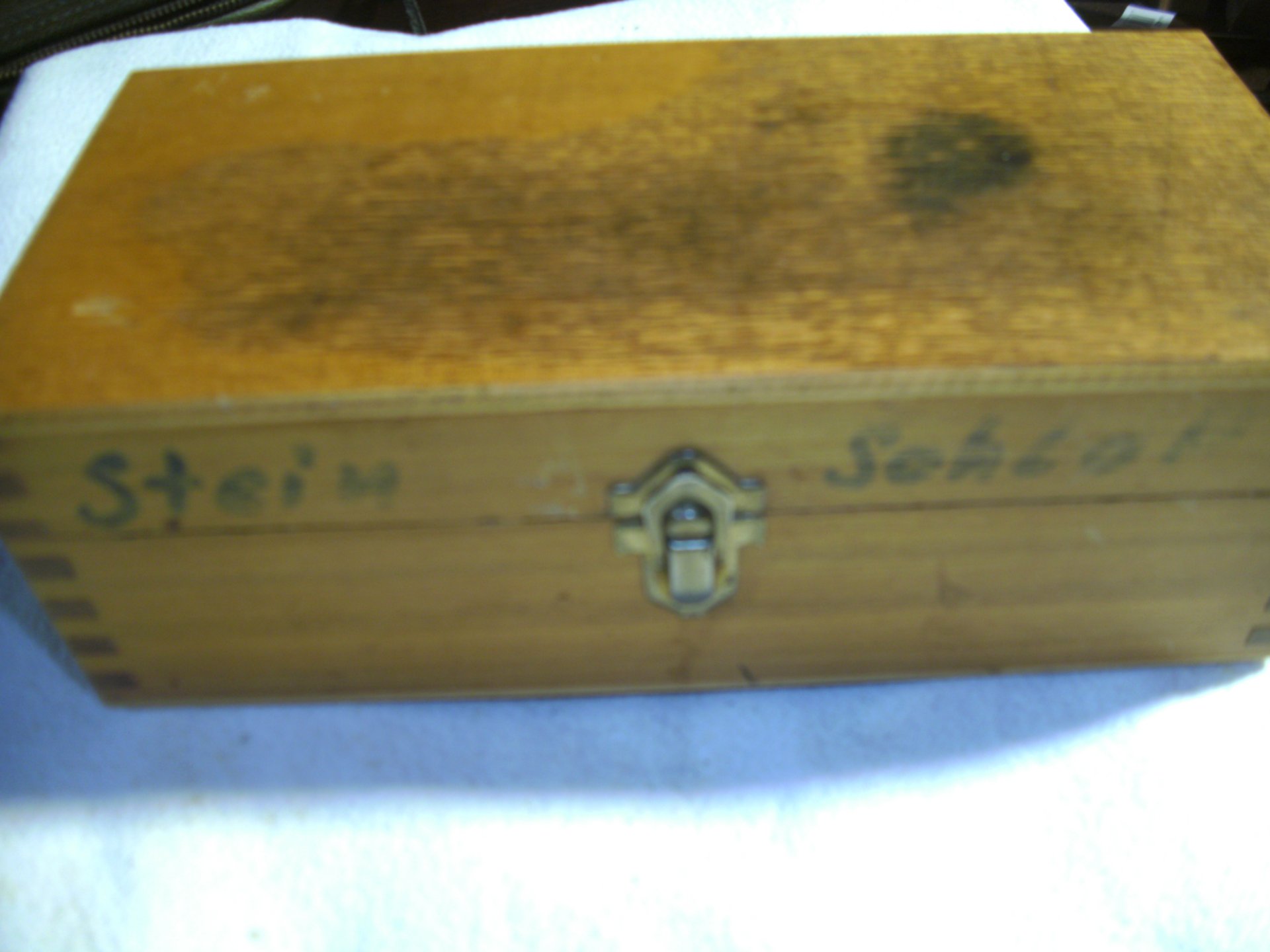 Holzbox für Vorderladerröhrchen – Bild 1