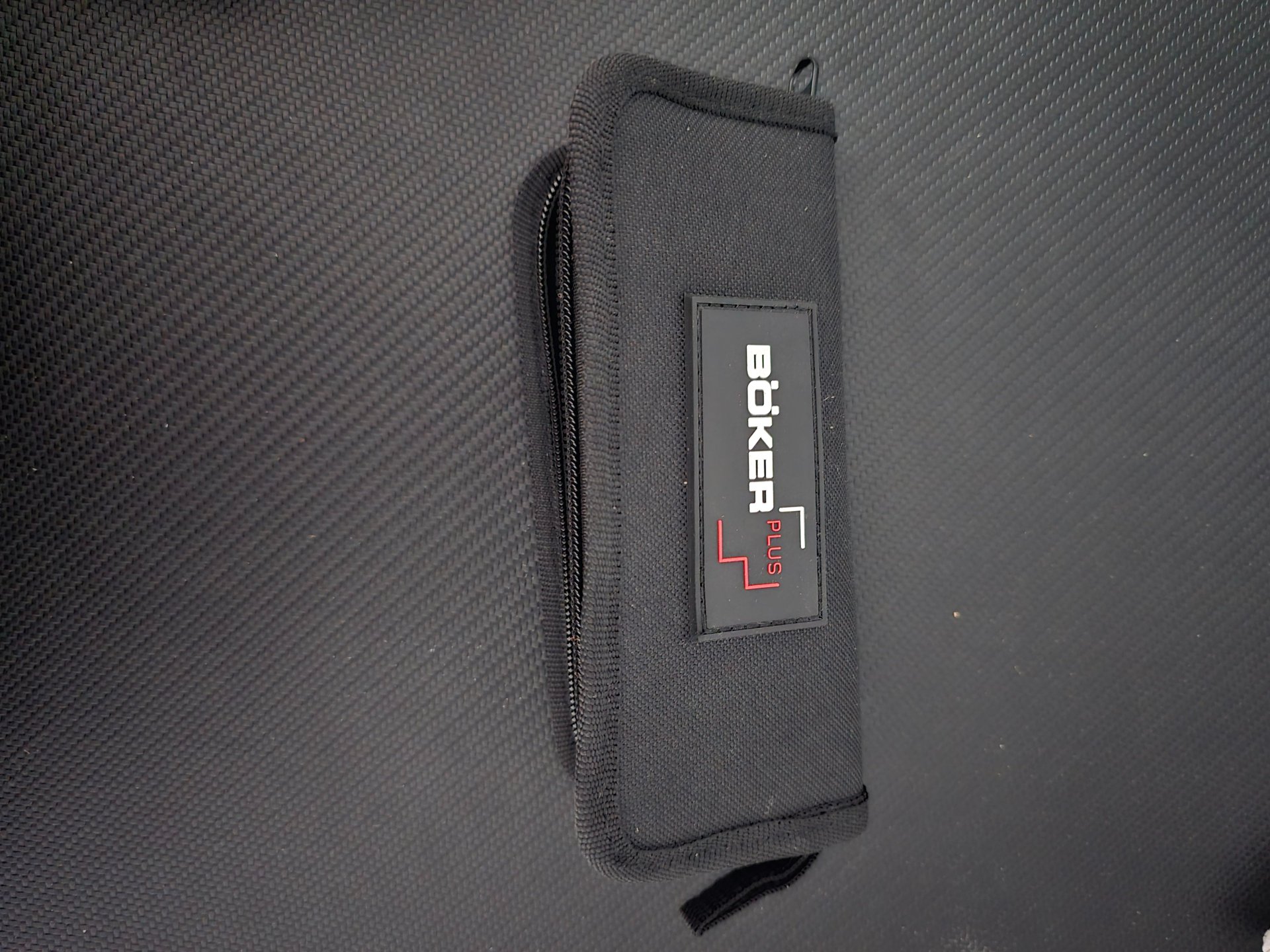 Klappmesser vom Typ SOG Terminus XR G10 (in der Farbe Crimson) – Bild 4