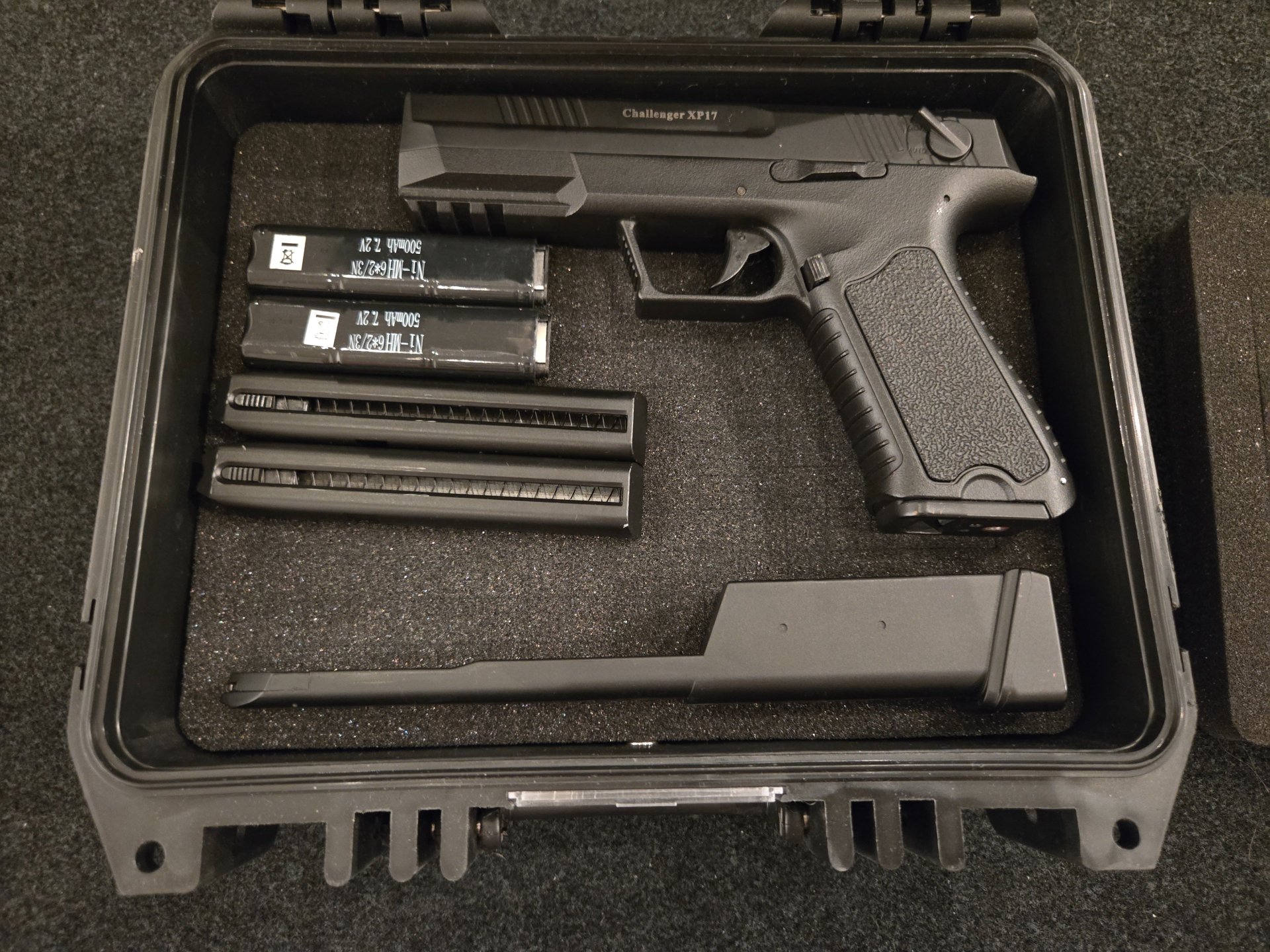 ASG XP17 / Cyma AEP Set: 3 Magazine, 2 Akkus + Umarex Koffer – Bild 1