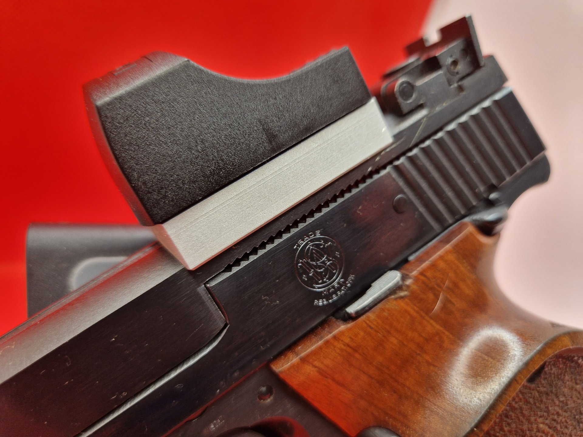 Smith & Wesson Model 41 (.22 lr) – Club 30 Büchsenmacher-Tuning – Docter Sight II+ – Nill Matchgriff – Bild 2