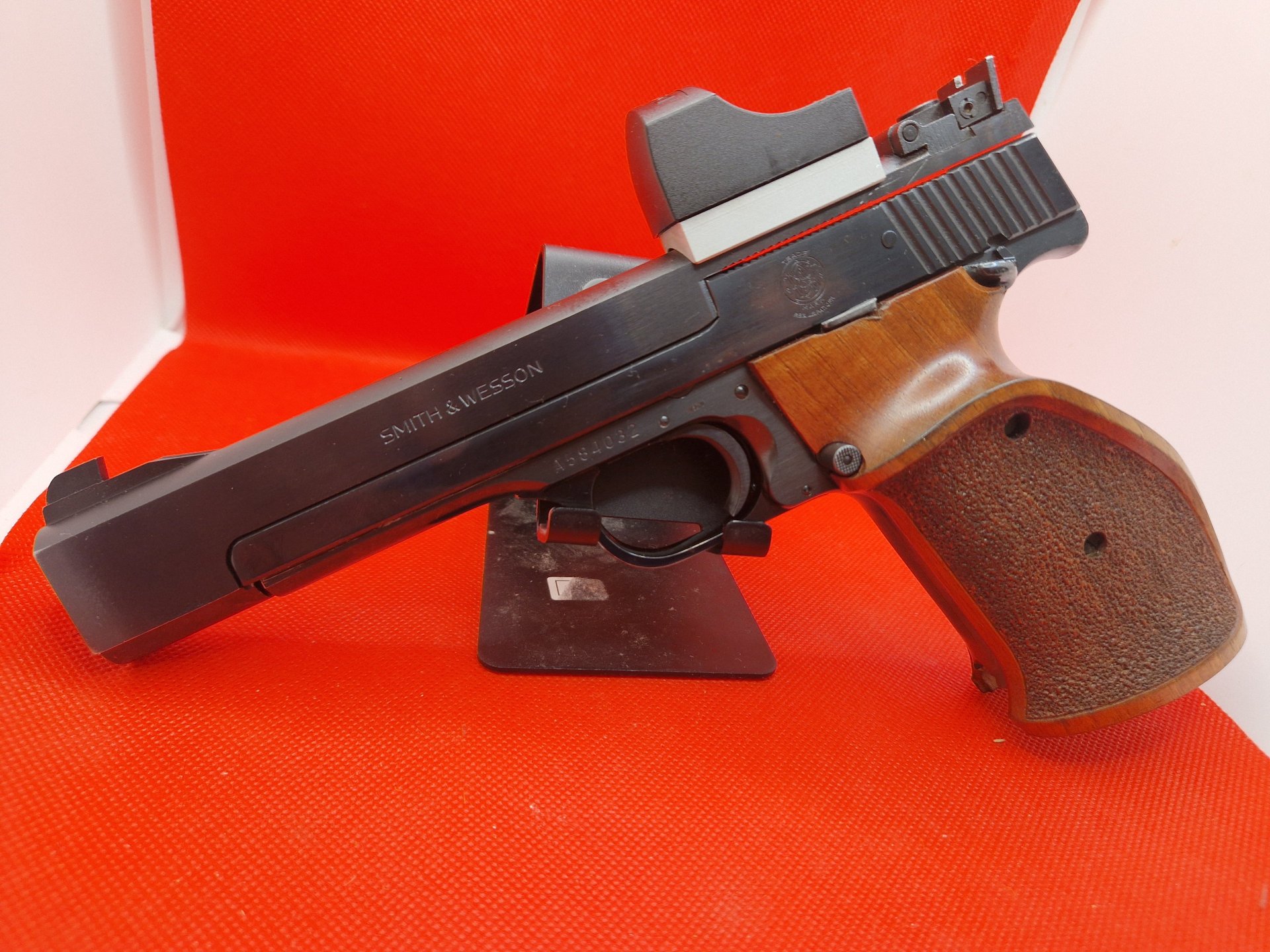 Smith & Wesson Model 41 (.22 lr) – Club 30 Büchsenmacher-Tuning – Docter Sight II+ – Nill Matchgriff – Bild 6