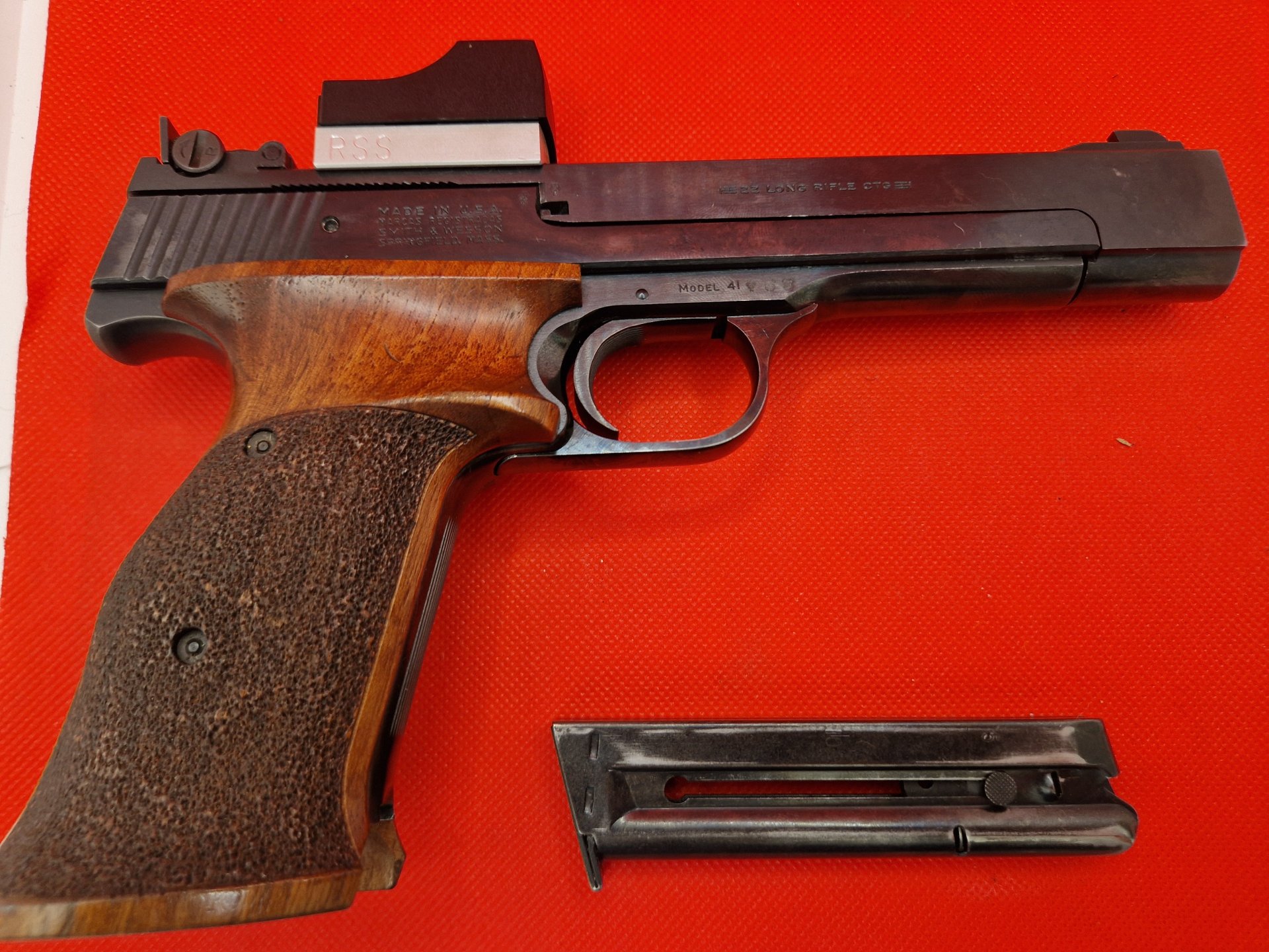 Smith & Wesson Model 41 (.22 lr) – Club 30 Büchsenmacher-Tuning – Docter Sight II+ – Nill Matchgriff – Bild 11