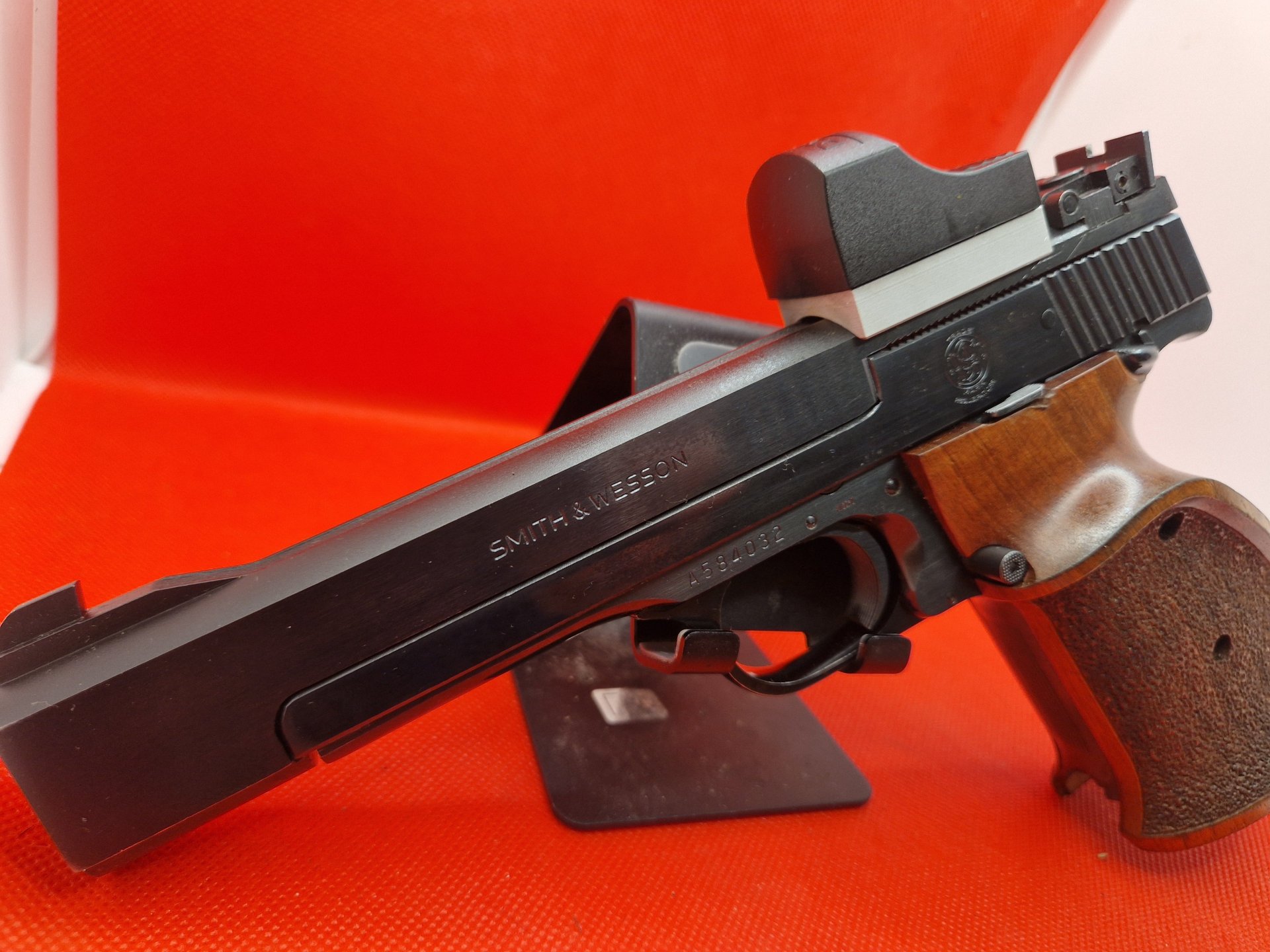 Smith & Wesson Model 41 (.22 lr) – Club 30 Büchsenmacher-Tuning – Docter Sight II+ – Nill Matchgriff – Bild 9