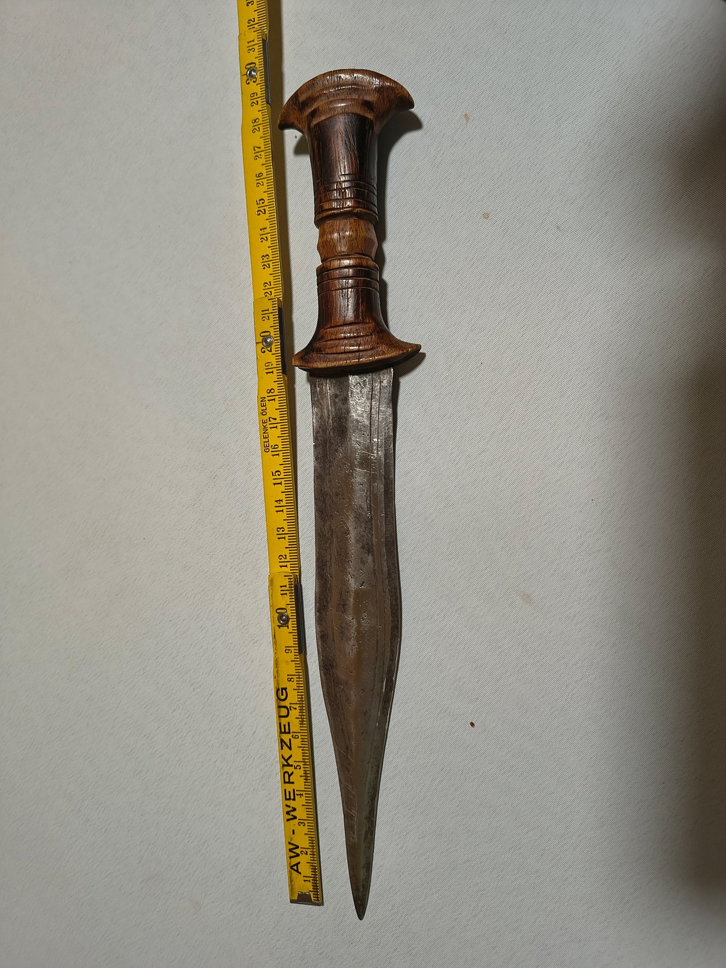 Alter afrikanischer Dolch Messer mit Lederscheide – Bild 1