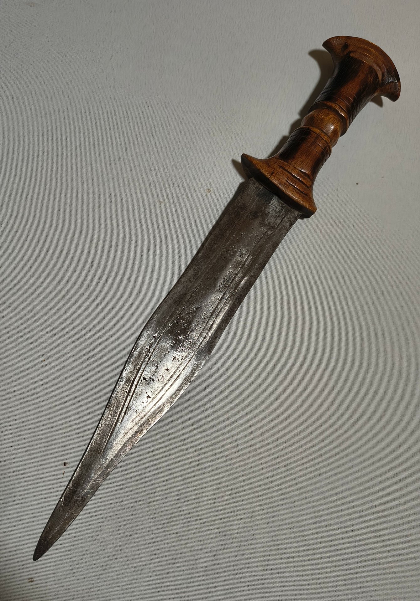 Alter afrikanischer Dolch Messer mit Lederscheide – Bild 3