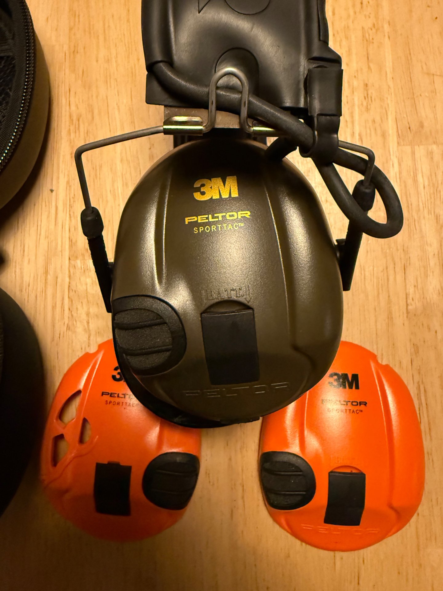 3 M Peltor Gehörschutz – Bild 1