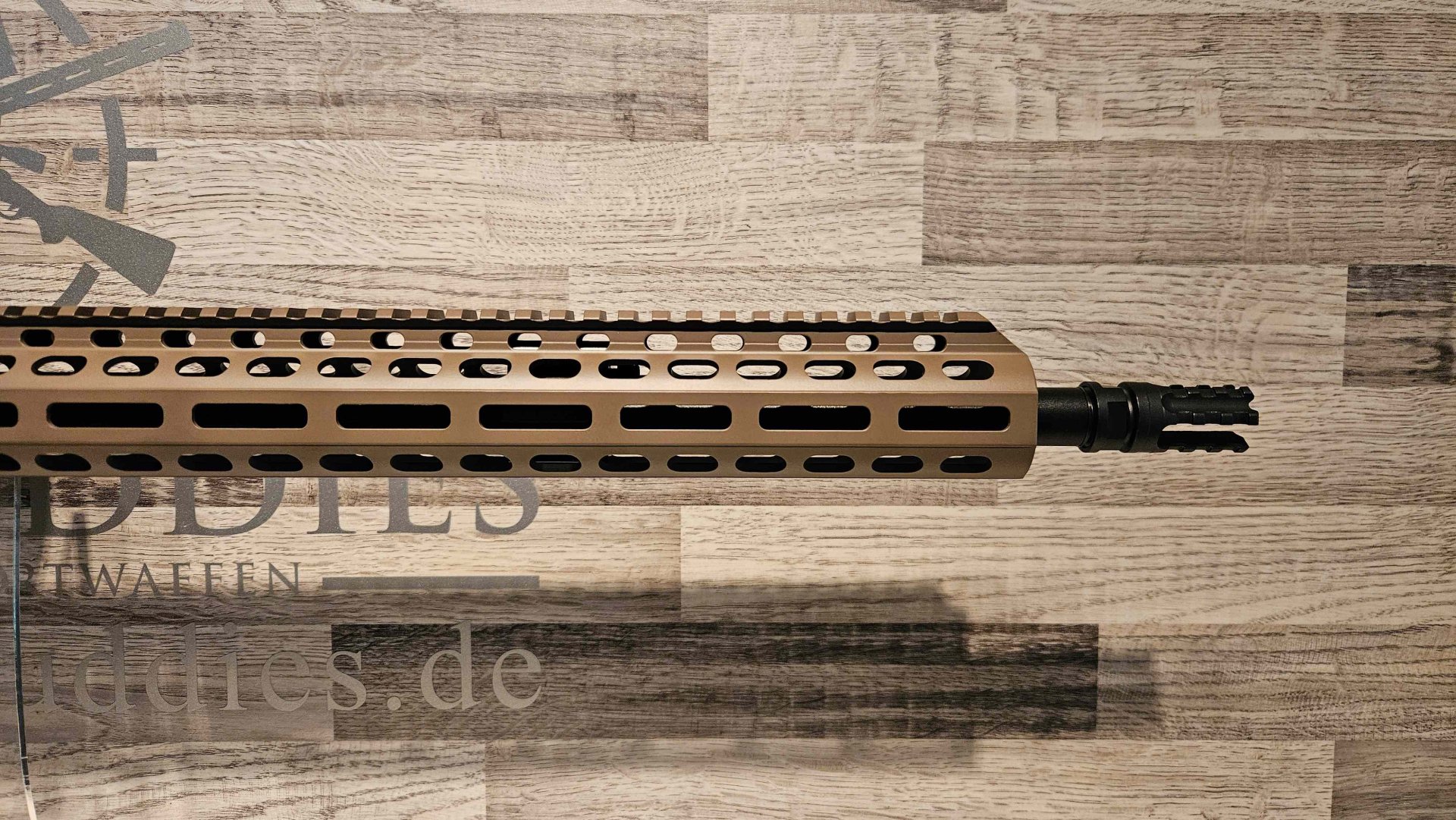 Neuware vom Fachhandel - Schmeisser AR15 M5FL FDE 16,75" .223Rem montiert mit Falke 1-8x24 TAC – Bild 5