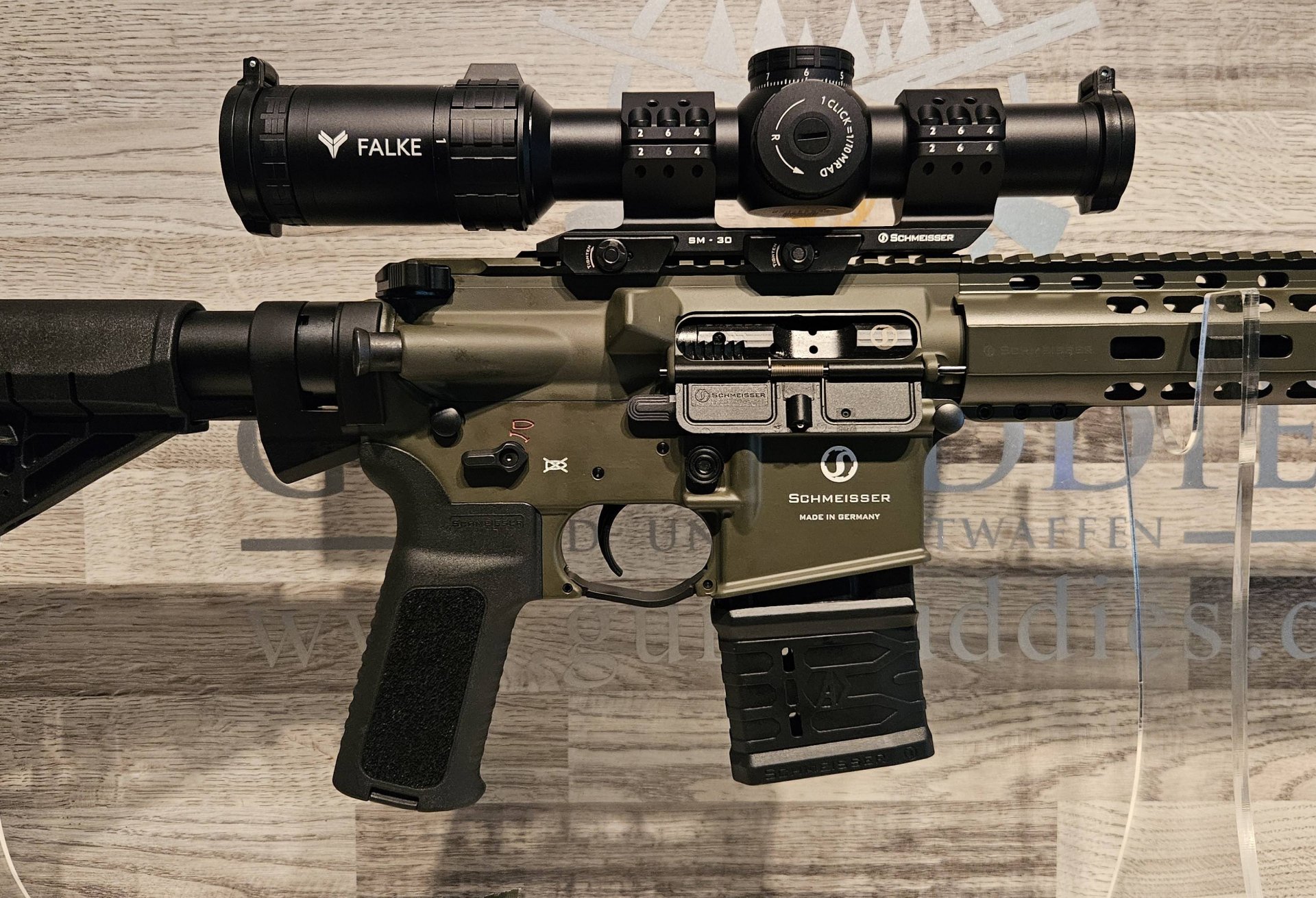 Neuware vom Fachhandel - Schmeisser AR15 M5FL OD Green 16,75" .223Rem montiert mit Falke 1-8x24 TAC – Bild 4