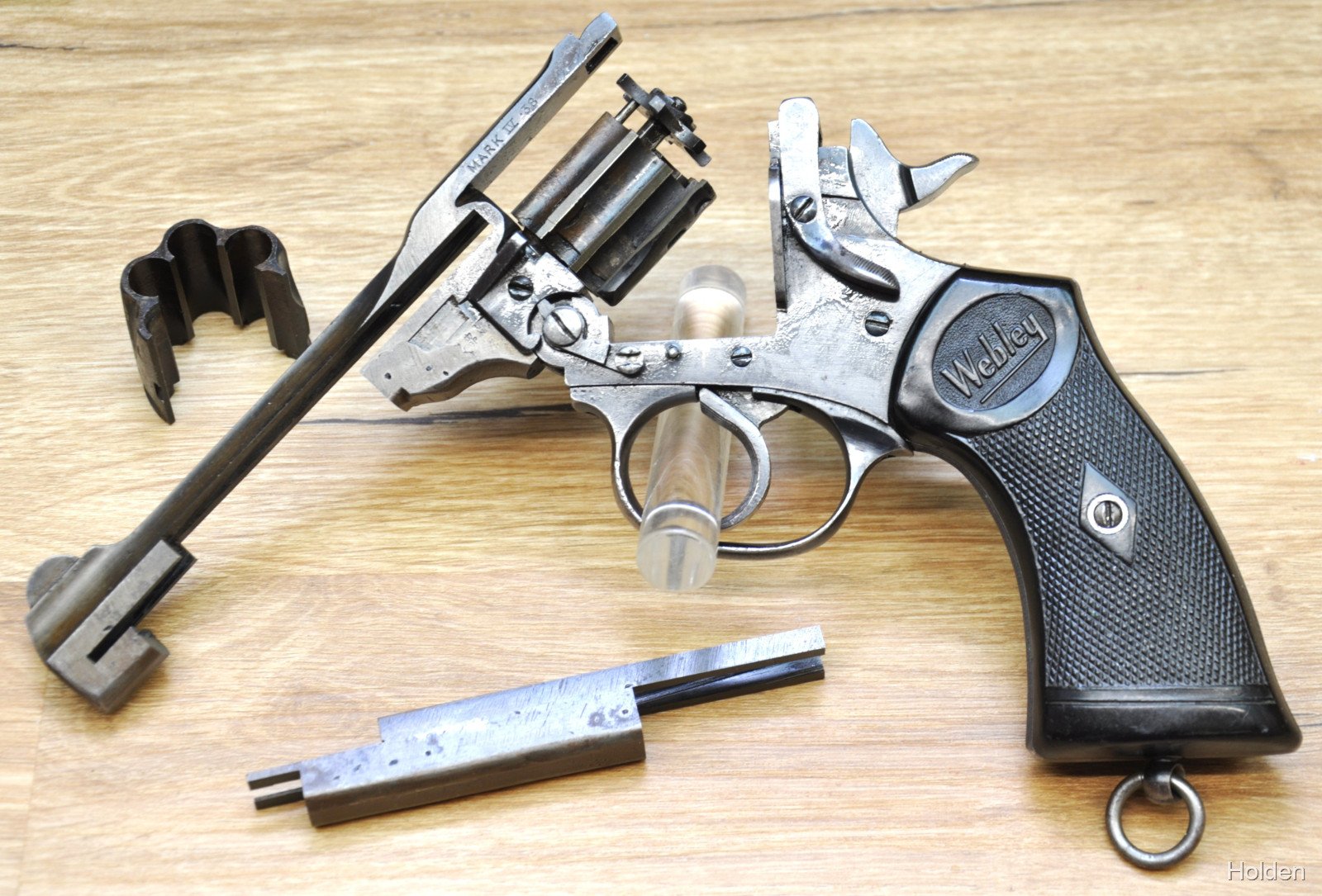 Webley & Scott Mark IV Revolver kal. .38 - Schnittmodell – Bild 2