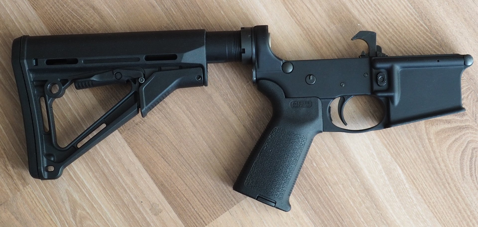 AR 15 Lower Gehäuse komplett – Bild 1