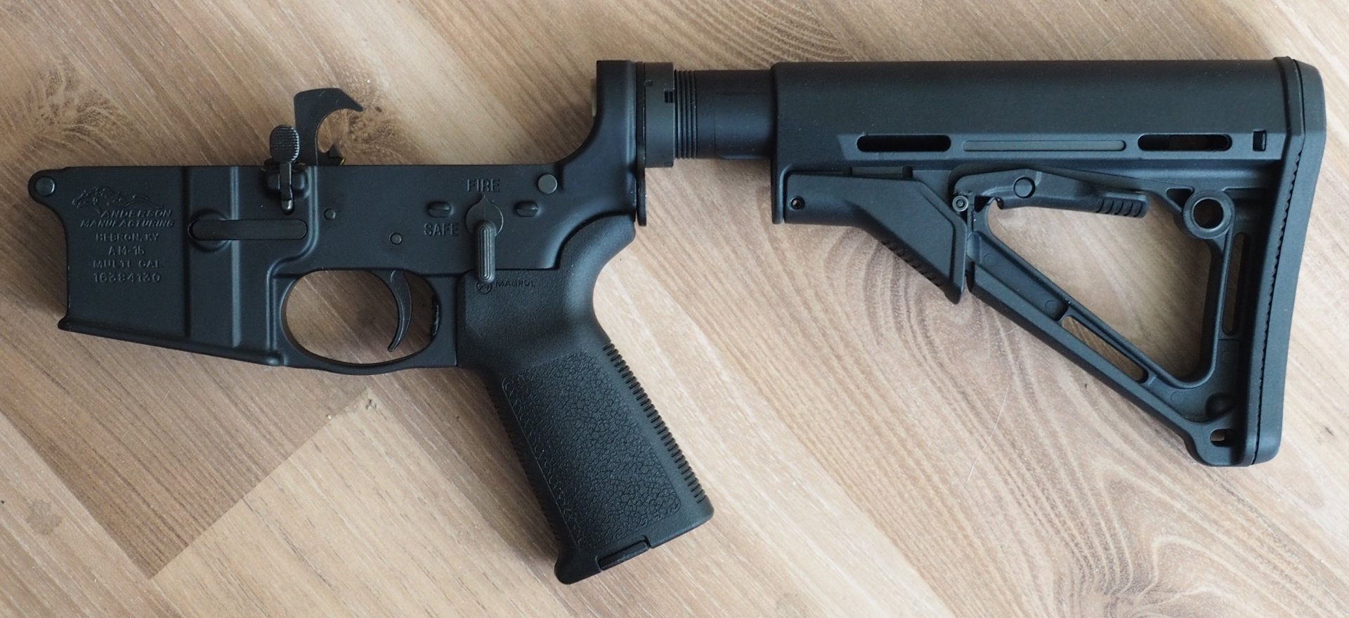 AR 15 Lower Gehäuse komplett – Bild 2