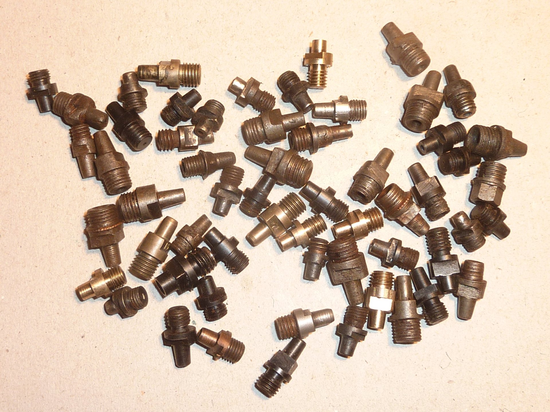 über 60 verschiedene Vorderlader- Pistons – Bild 1