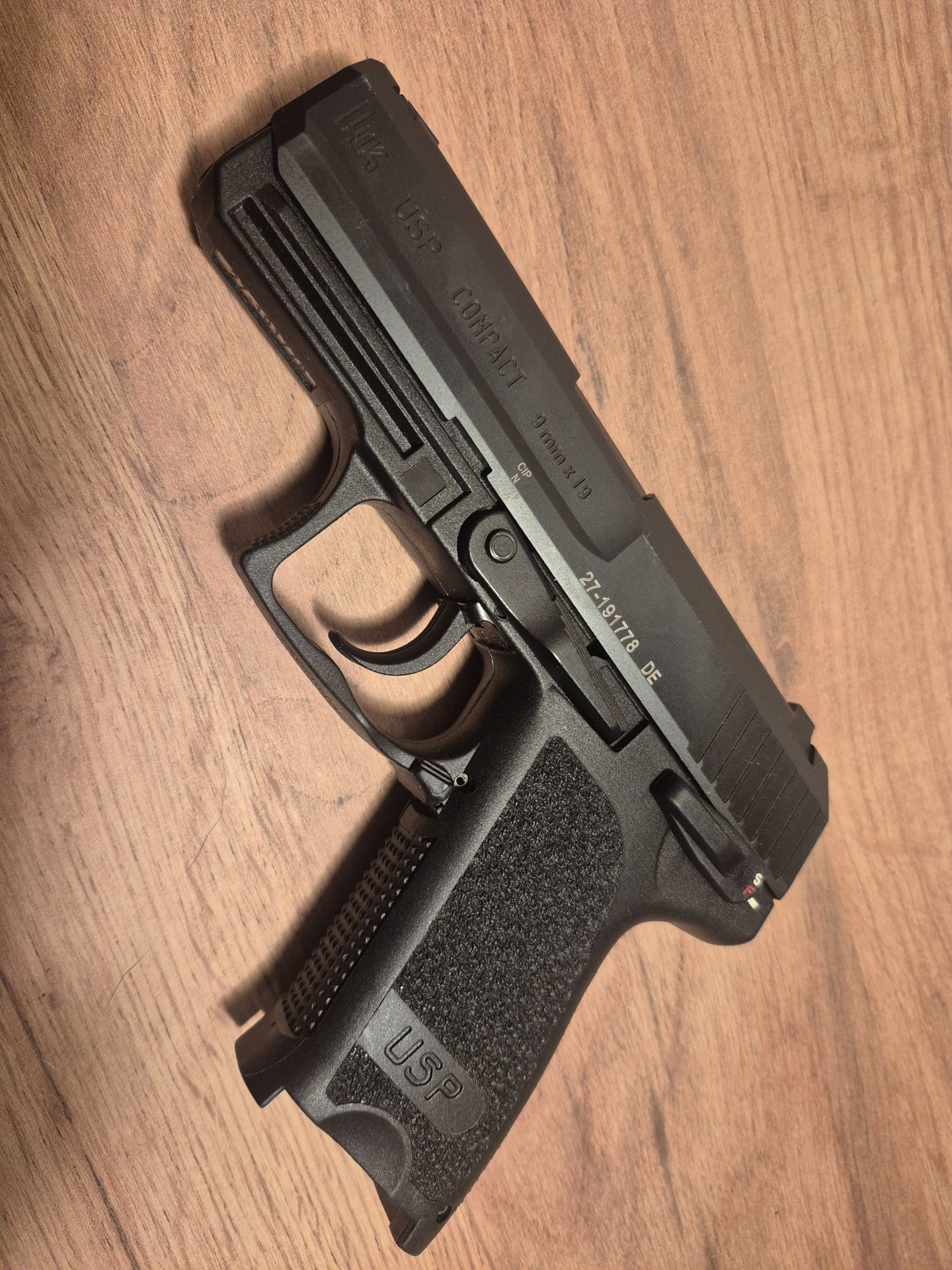 Heckler & Koch USP Compact 9mm Luger – Bild 2