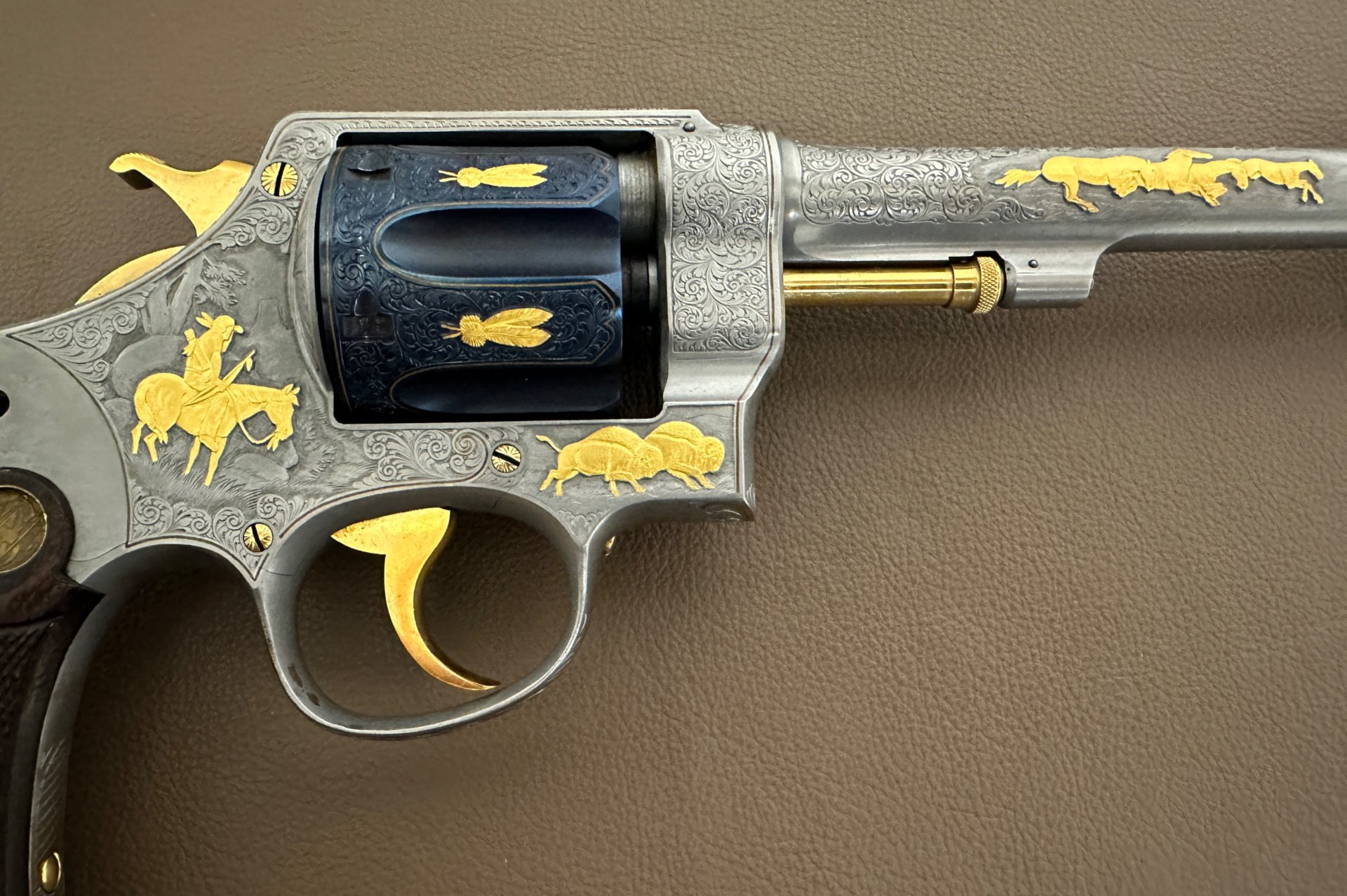 CUSTOMGRAVUR mit Goldeinlagen Revolver Smith & Wesson Hand Ejector Kal. 455 Webley MK II – Bild 5
