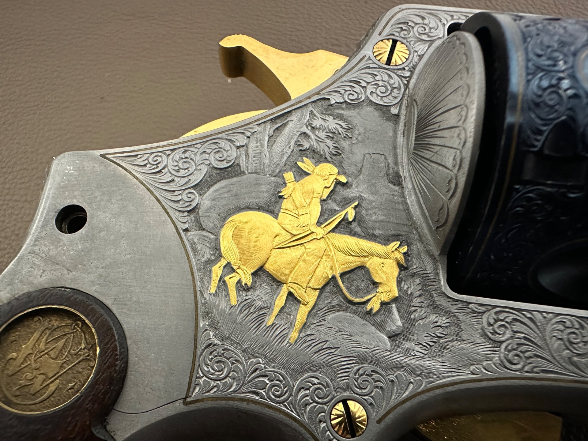 CUSTOMGRAVUR mit Goldeinlagen Revolver Smith & Wesson Hand Ejector Kal. 455 Webley MK II – Bild 12