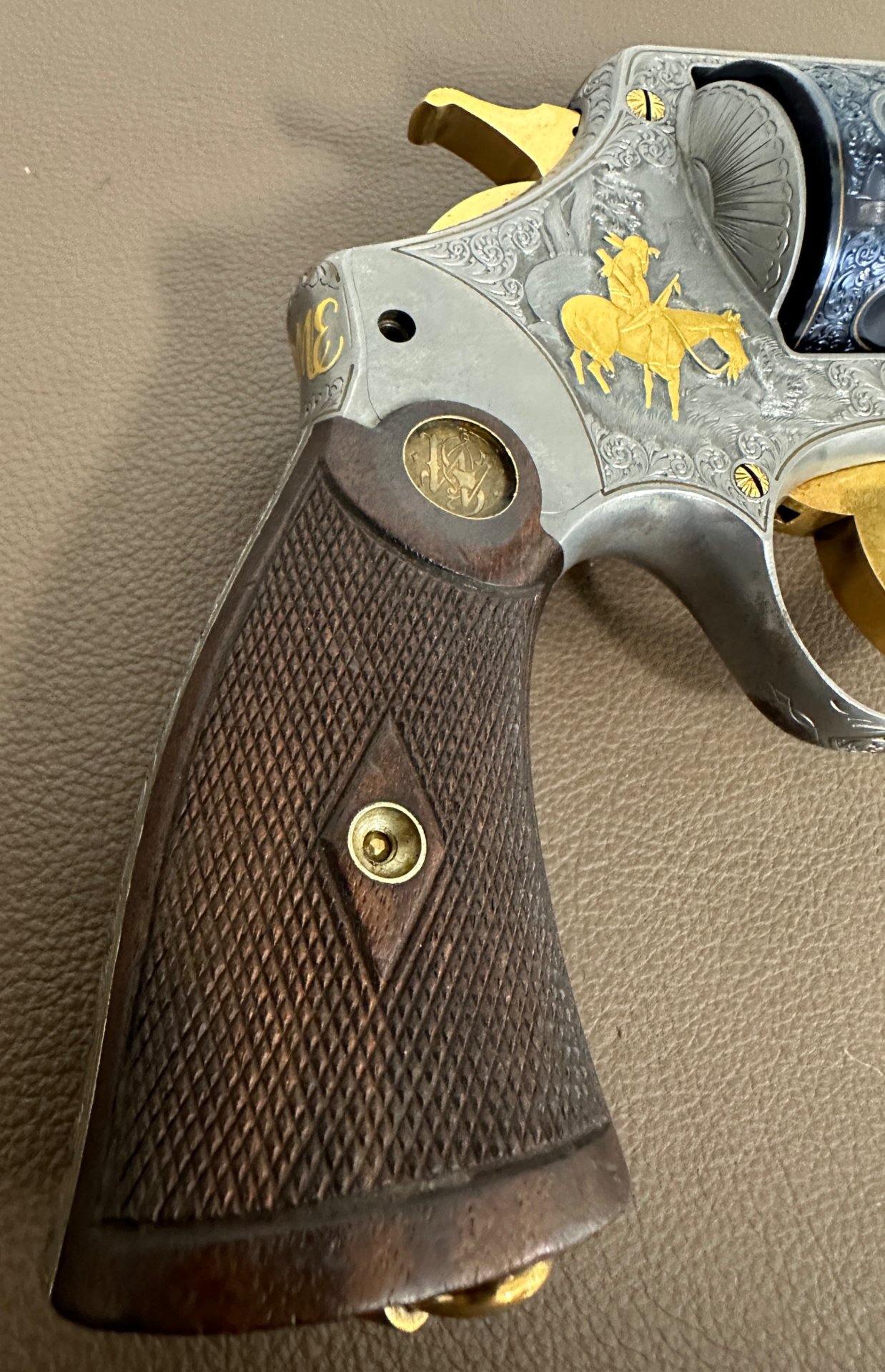 CUSTOMGRAVUR mit Goldeinlagen Revolver Smith & Wesson Hand Ejector Kal. 455 Webley MK II – Bild 8