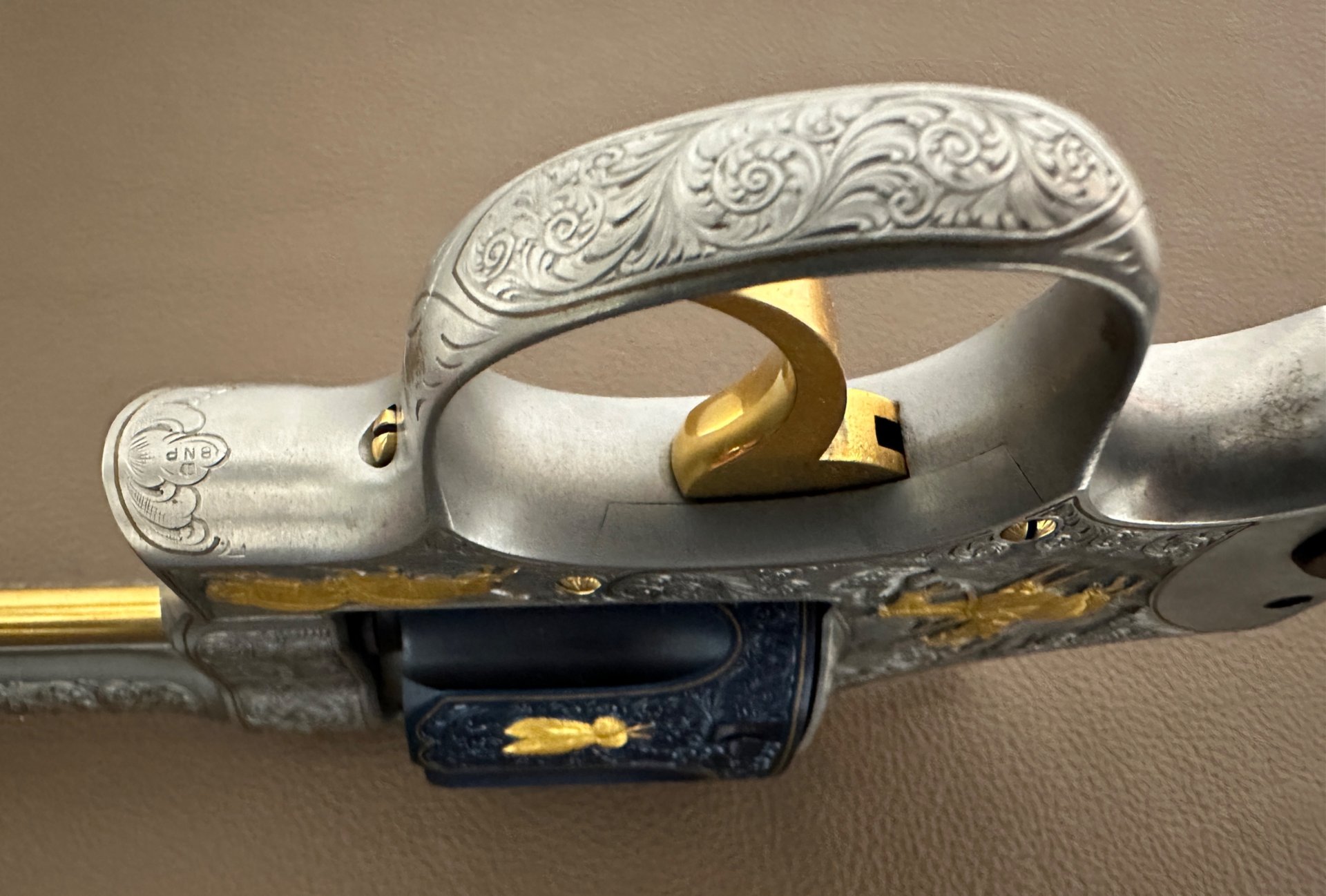 CUSTOMGRAVUR mit Goldeinlagen Revolver Smith & Wesson Hand Ejector Kal. 455 Webley MK II – Bild 16