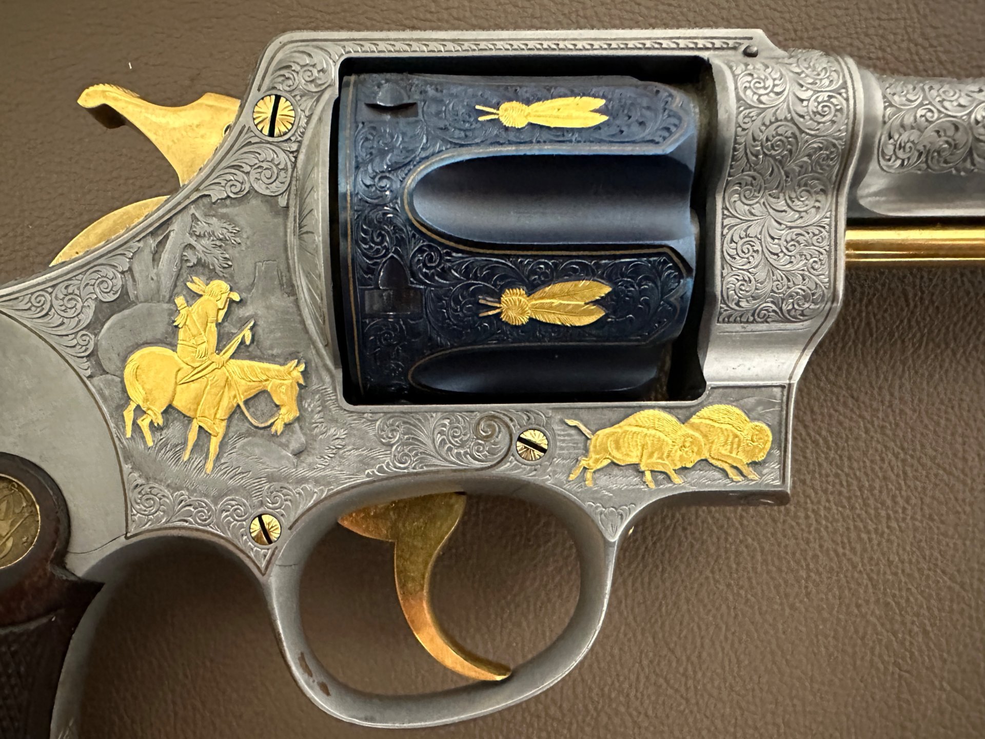 CUSTOMGRAVUR mit Goldeinlagen Revolver Smith & Wesson Hand Ejector Kal. 455 Webley MK II – Bild 9