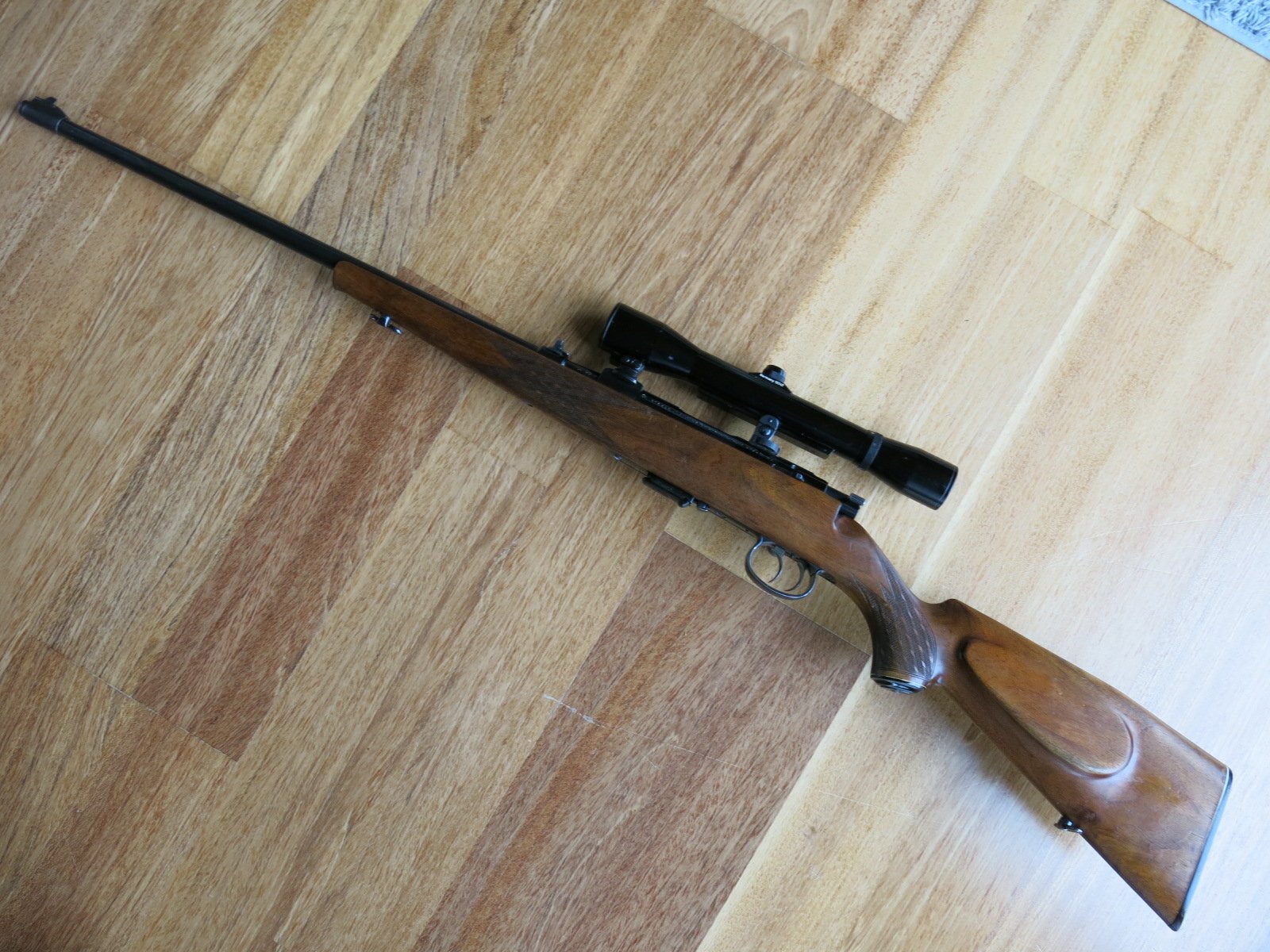 Anschütz .22 Magn. – Bild 1