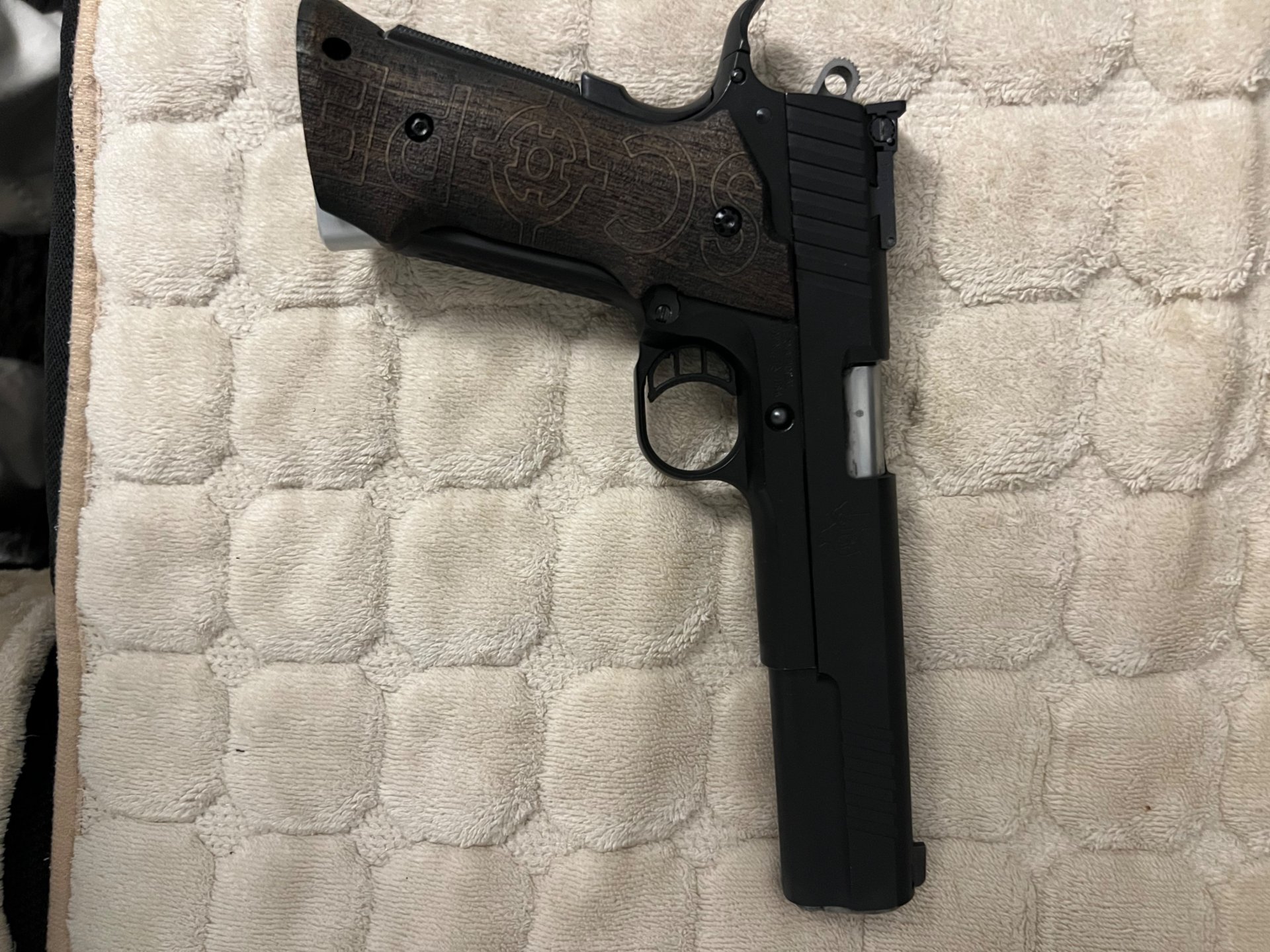 45 1911 STI – Bild 2