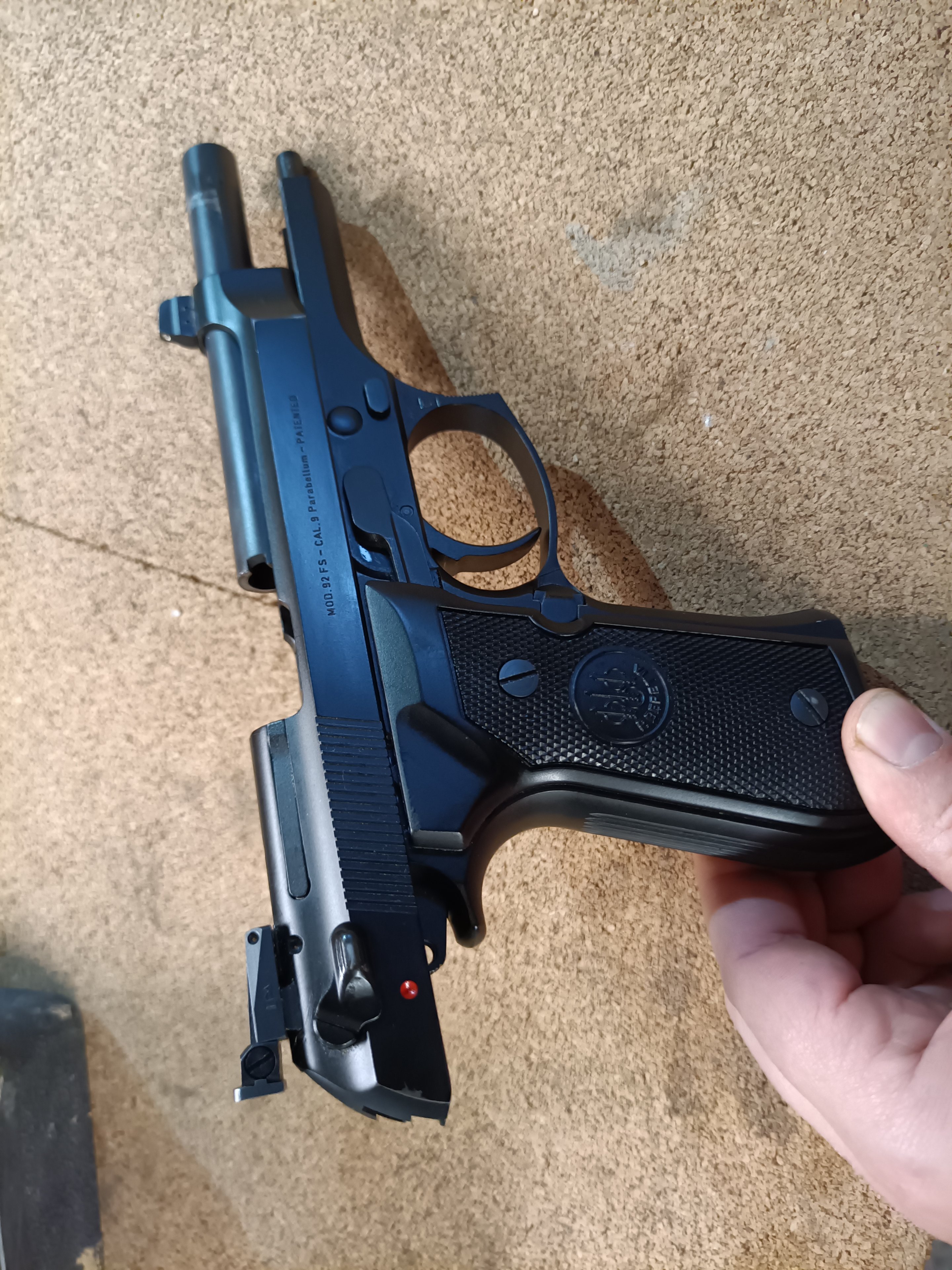 Beretta Mod. 92 FS 9mm Luger LPA Visier, 3 Magazine – Bild 4