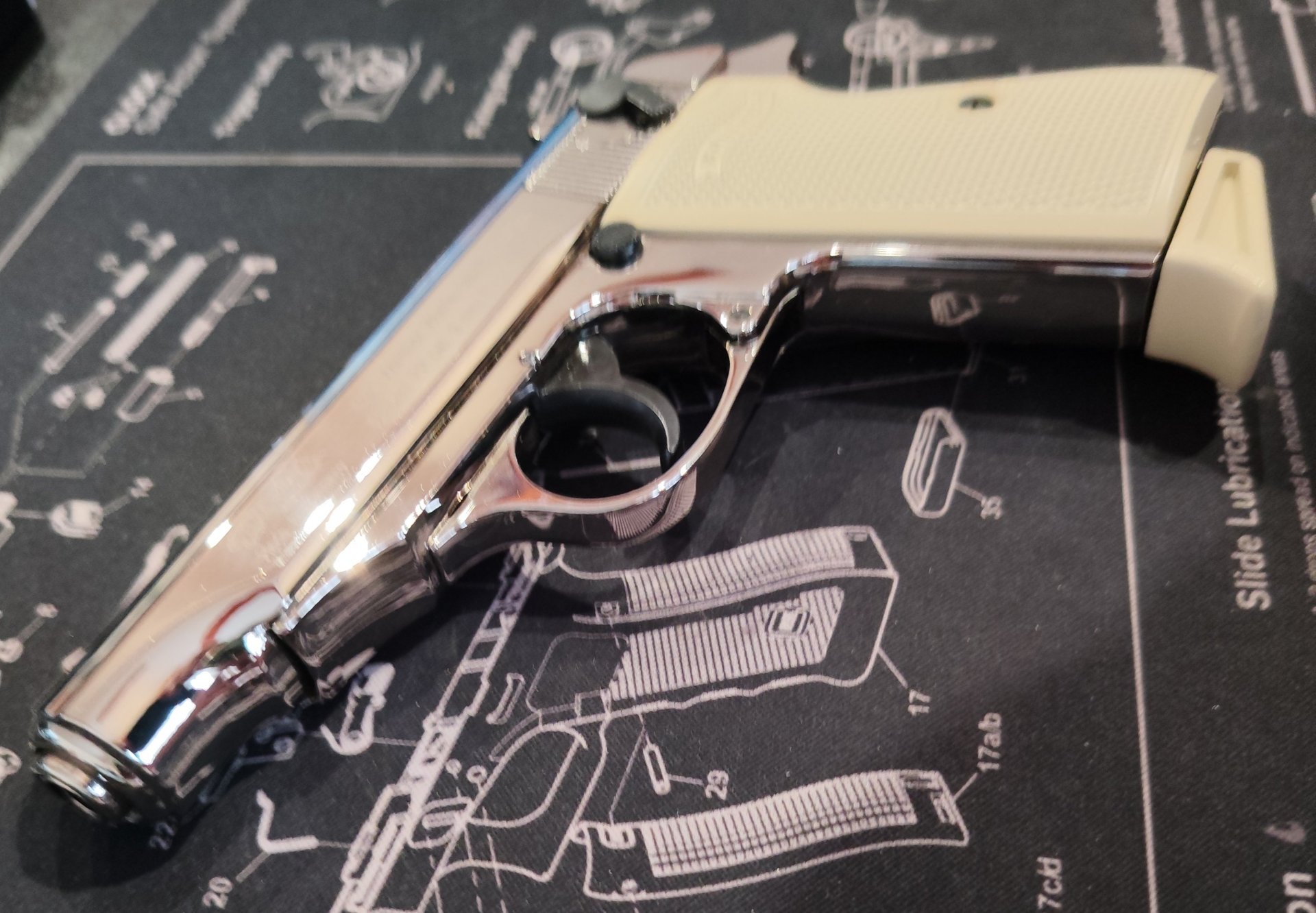 Walther PP 9mm P.A.K. Chrome/Elfenbein – Bild 1