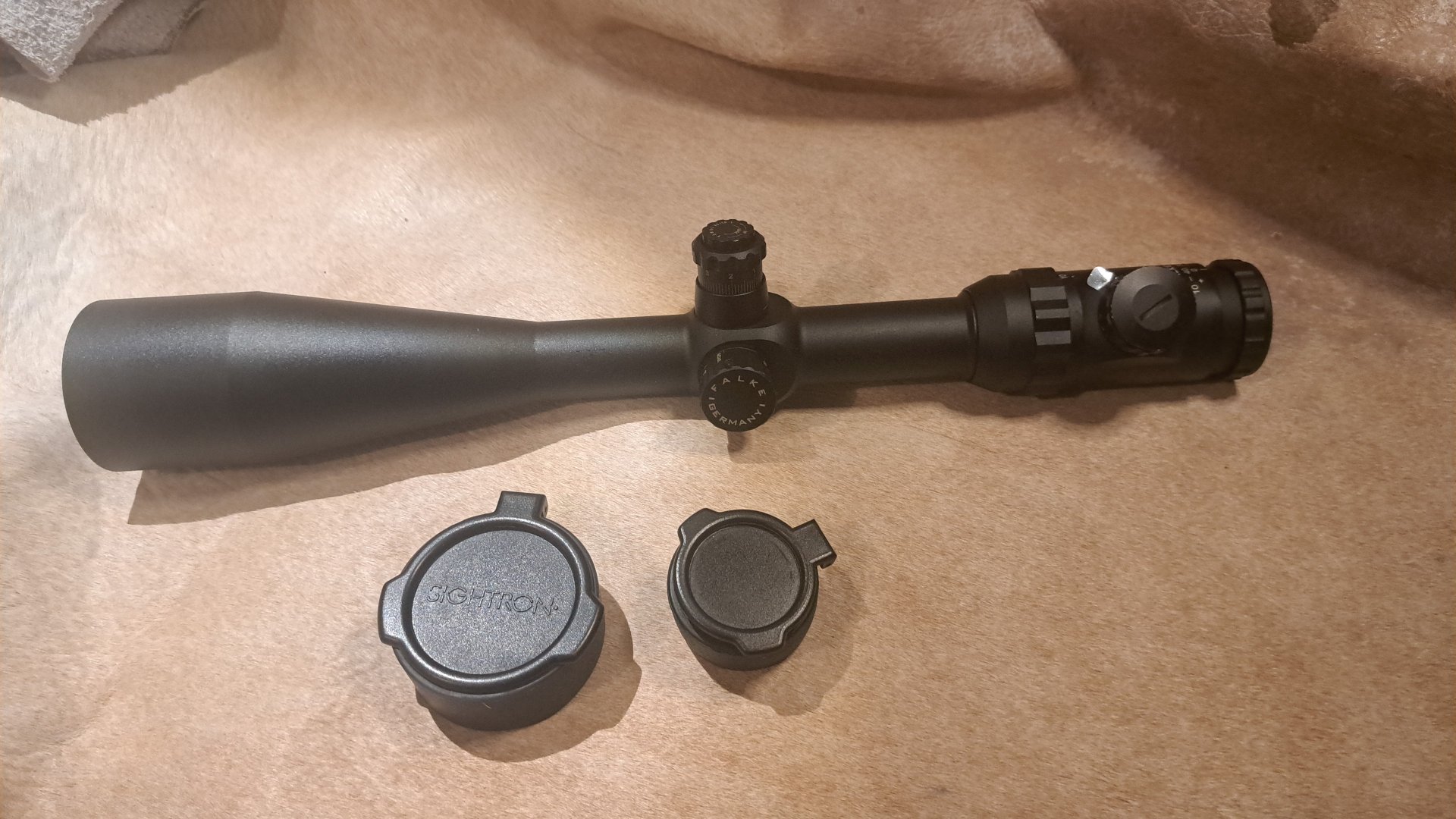 Long Range Zielfernrohr Falke 10-40x56 – Bild 1