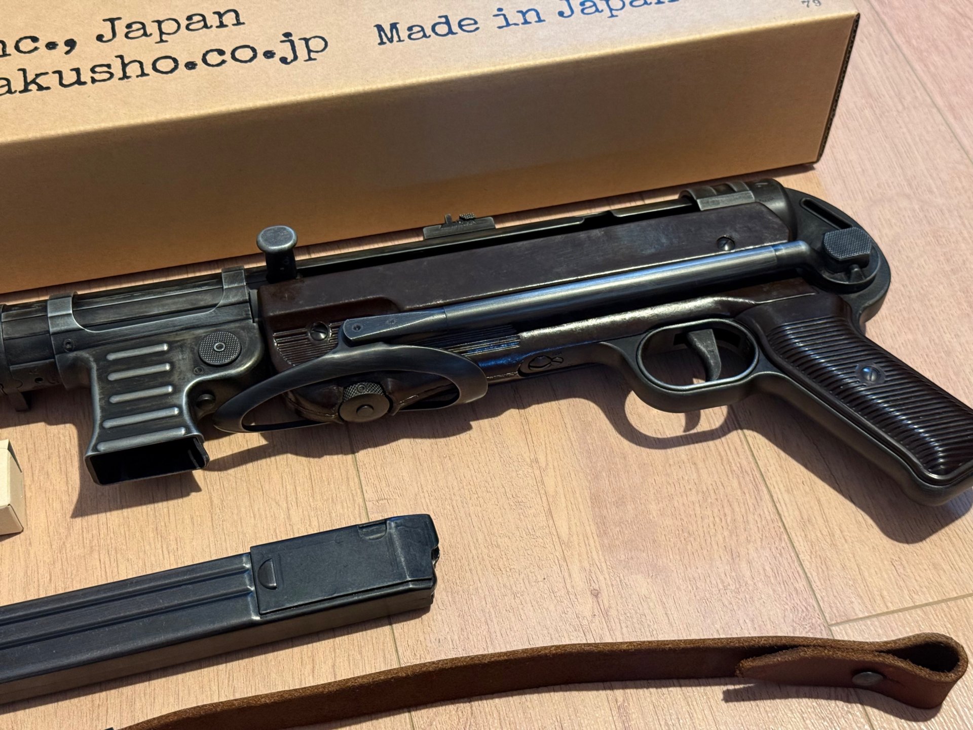 Shoei MP40 – hochwertige japanische Modellwaffe inklusive Originalzubehör – Bild 3