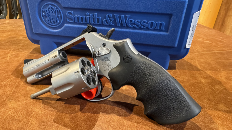 Smith & Wesson Revolver 686 Security Special Kal.357 Magnum 3" – Bild 4