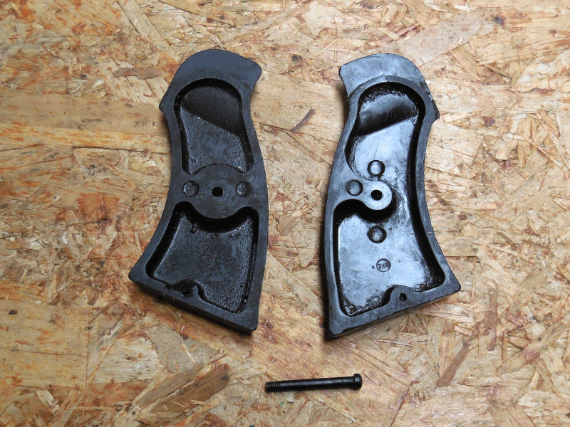 Griffschalen Enfield / Webley & Scott Revolver mit Schraube, britisch original WK2 Fertigung – slika 2