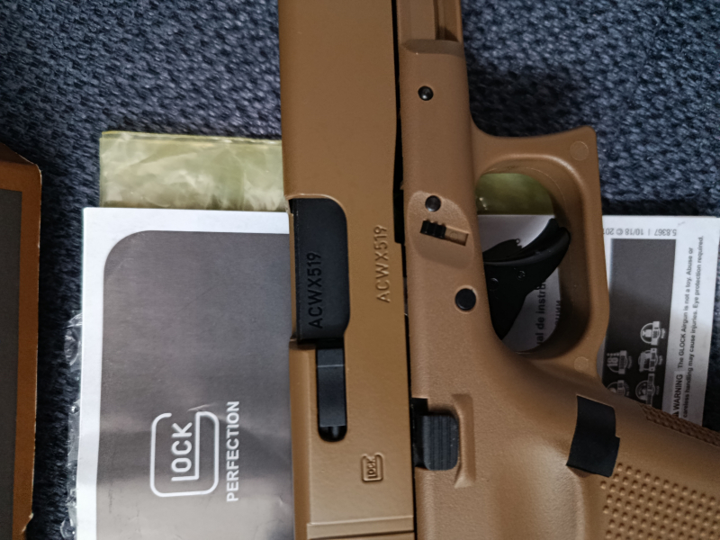 Glock 19x 4,5 mm Cojote Tan Co2 Mit zweitem Magazin – Bild 3