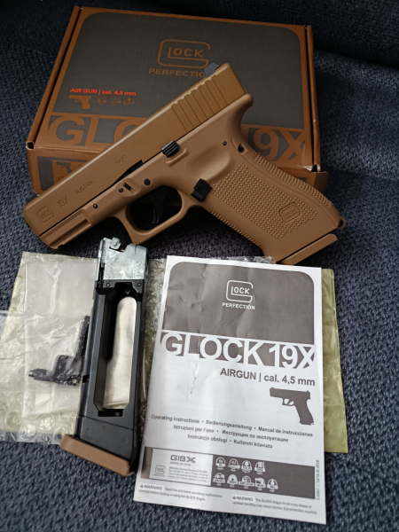Glock 19x 4,5 mm Cojote Tan Co2 Mit zweitem Magazin – Bild 2