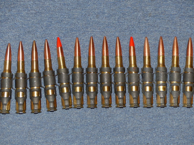 30 Deko Patronen cal. 50 BMG auf Gurt – Bild 2