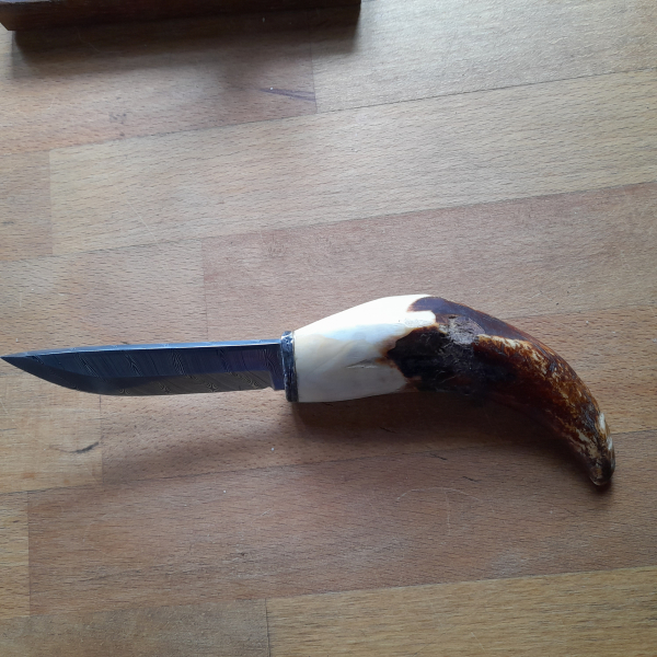 Handmade Messer mit Horngriff und Damaszener Klinge – Bild 4