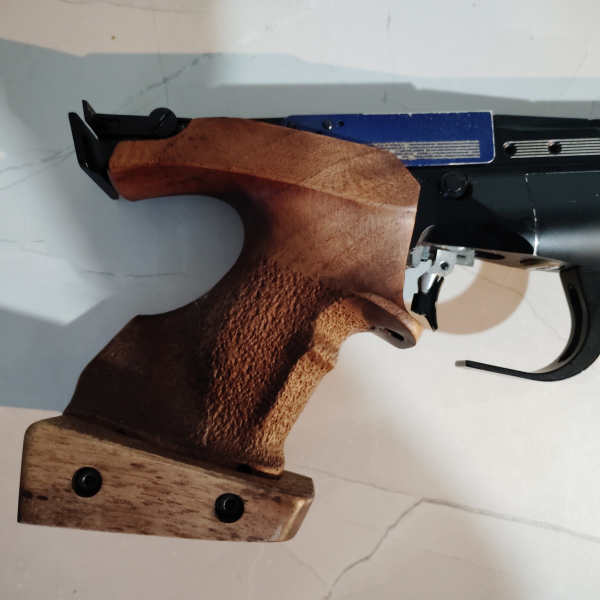 Feinwerkbau Matchluftpistole Modell P34 – Bild 2
