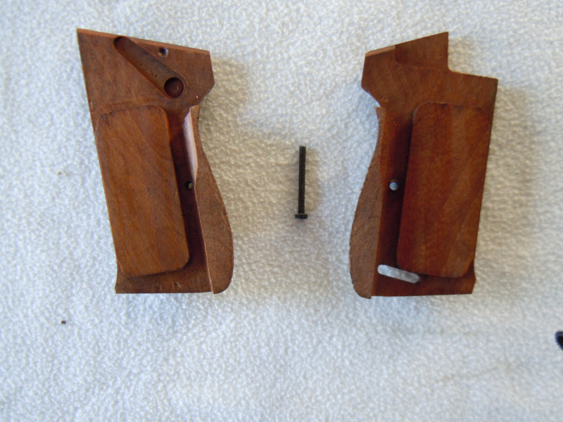 SIG P210 Griffschalen aus Holz – Bild 2