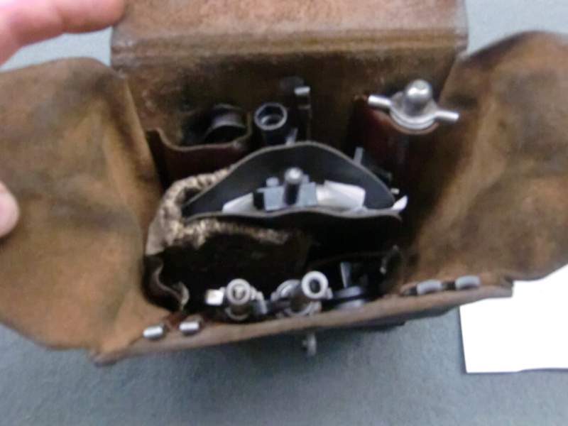 WKII Werkzeugtasche FL45966 f. MG15 mit Inhalt ,aus Leder,Werkzeuge mit fzf und LW2 Abnahme noMG34 – afbeelding 4
