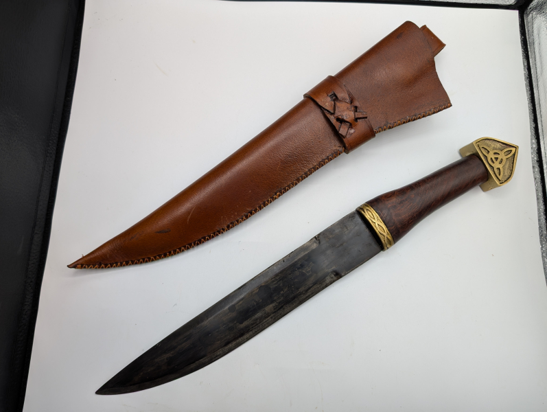 Großes, schweres Messer o.ä. – obrázek 2
