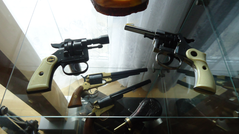 Zwei sehr alte RÖHM Revolver (PTB 46-69 u. PTB 28-70) in Kaliber: 6mm Flob. Platz inkl. Koffer – nuotrauka 6