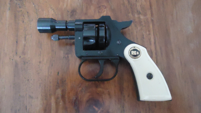 Zwei sehr alte RÖHM Revolver (PTB 46-69 u. PTB 28-70) in Kaliber: 6mm Flob. Platz inkl. Koffer – nuotrauka 5