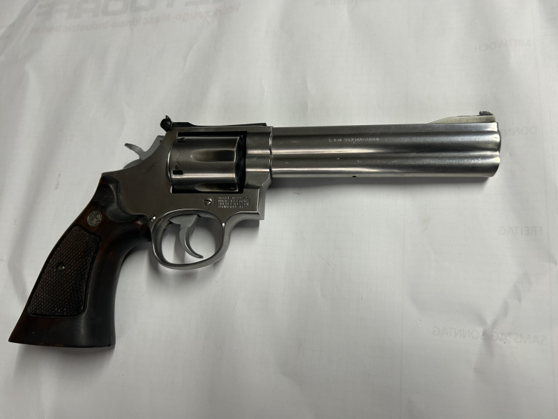 Revolver Smith & Wesson Model 686 – slika 2