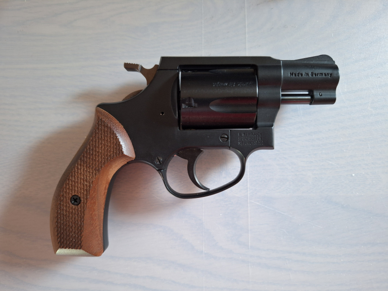 Arminius HW88 Super Airweight brüniert 9 mm R Holzgriff – Bild 2
