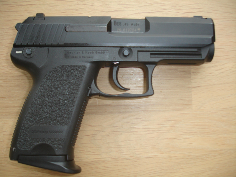 Heckler & Koch USP Compact .45 Auto – Bild 2