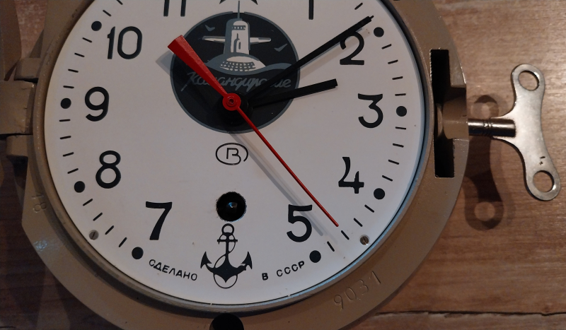 UdSSR U-Boot-Uhr WOSTOK KOMANDIRSKIE - Mechanisch 8-Tage-Werk - Top Zustand mit Schlüssel – Bild 2