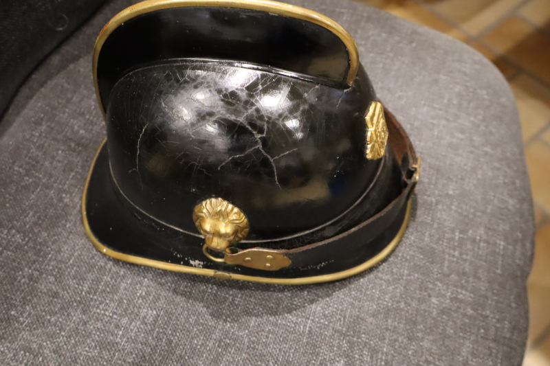Bayerischer Lederhelm um 1900 mit Hohem Kamm – obrázek 2